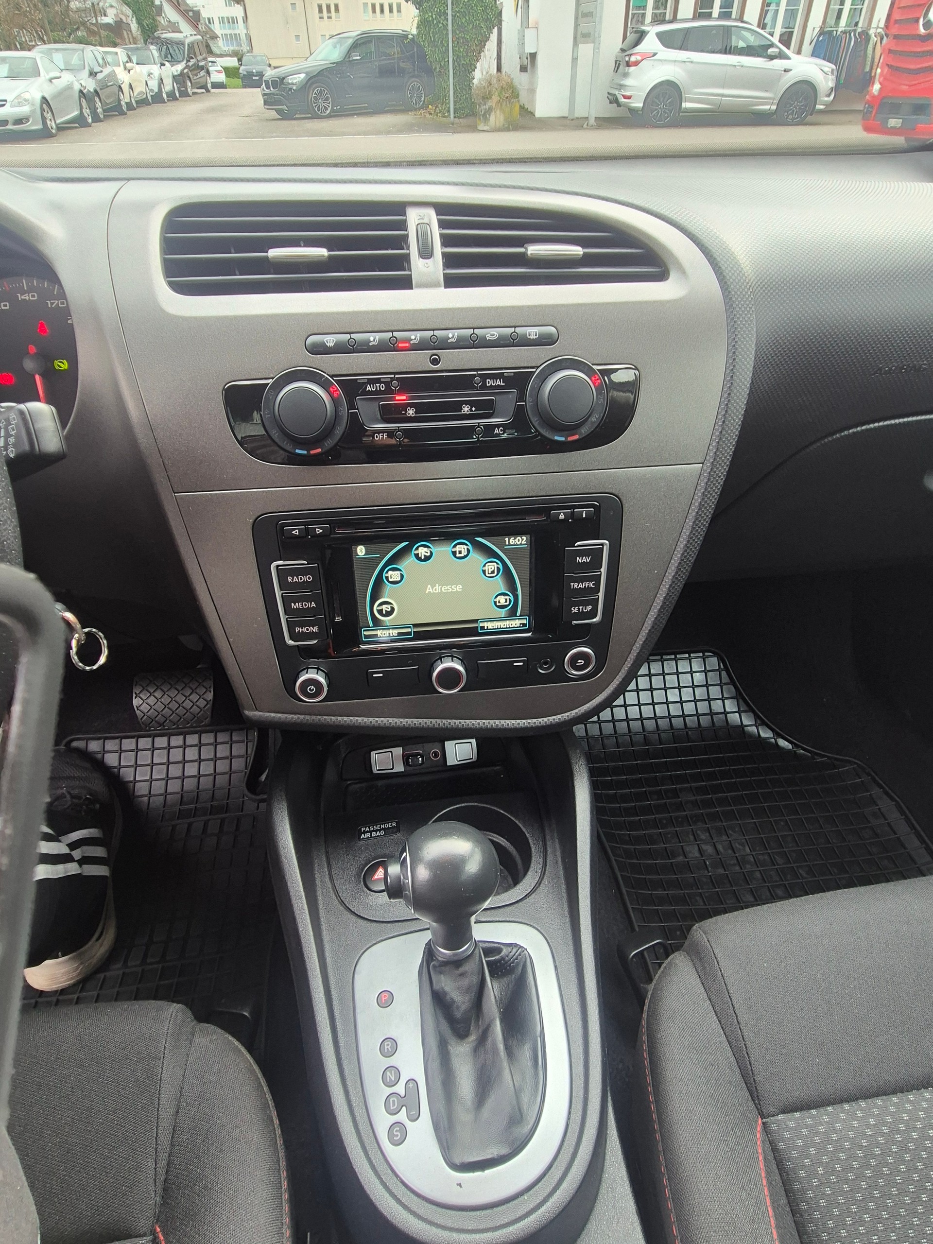 SEAT Leon 1.8 TSI Style DSG-image-10