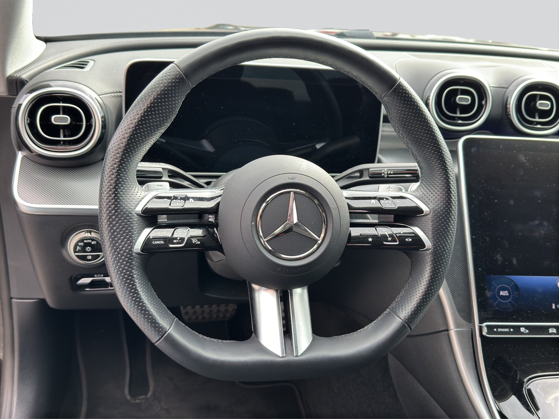 MERCEDES-BENZ C 180 AMG 9G-Tronic-image-9