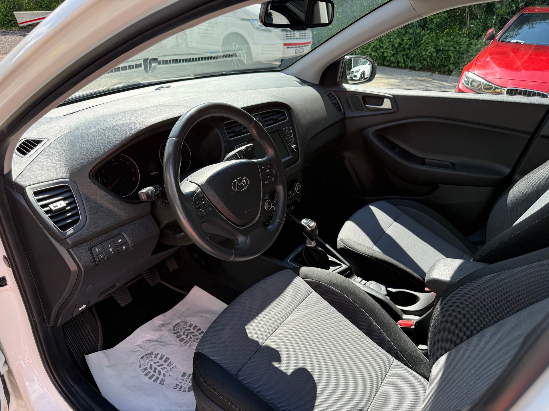 HYUNDAI i20 1.0 T-GDi Amplia ( Visite du jour-Garantie-Service à jour )-image-6