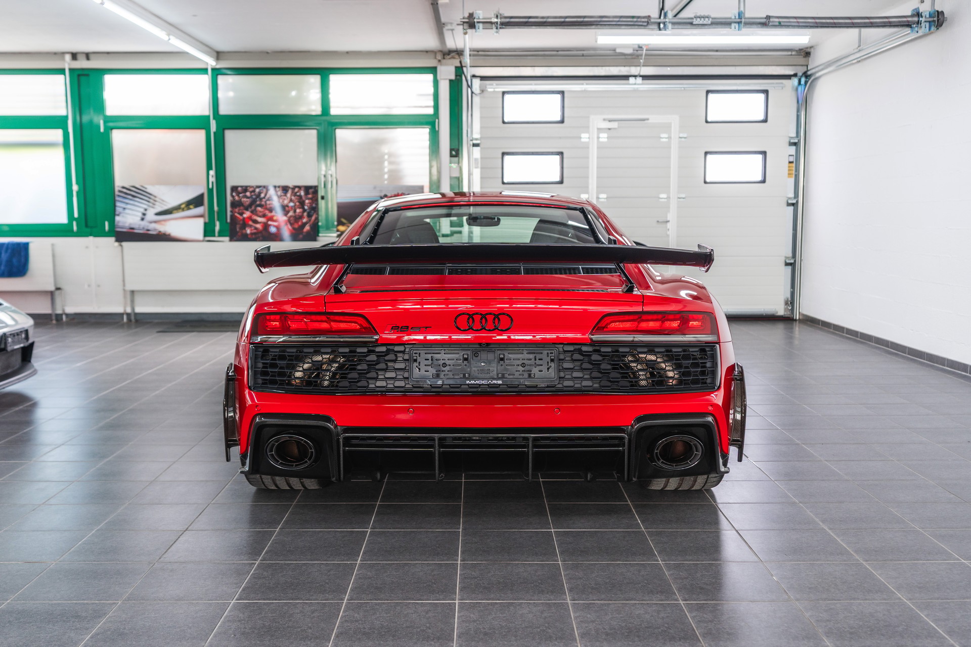AUDI R8 Coupé GT RWD S-Tronic-image-6