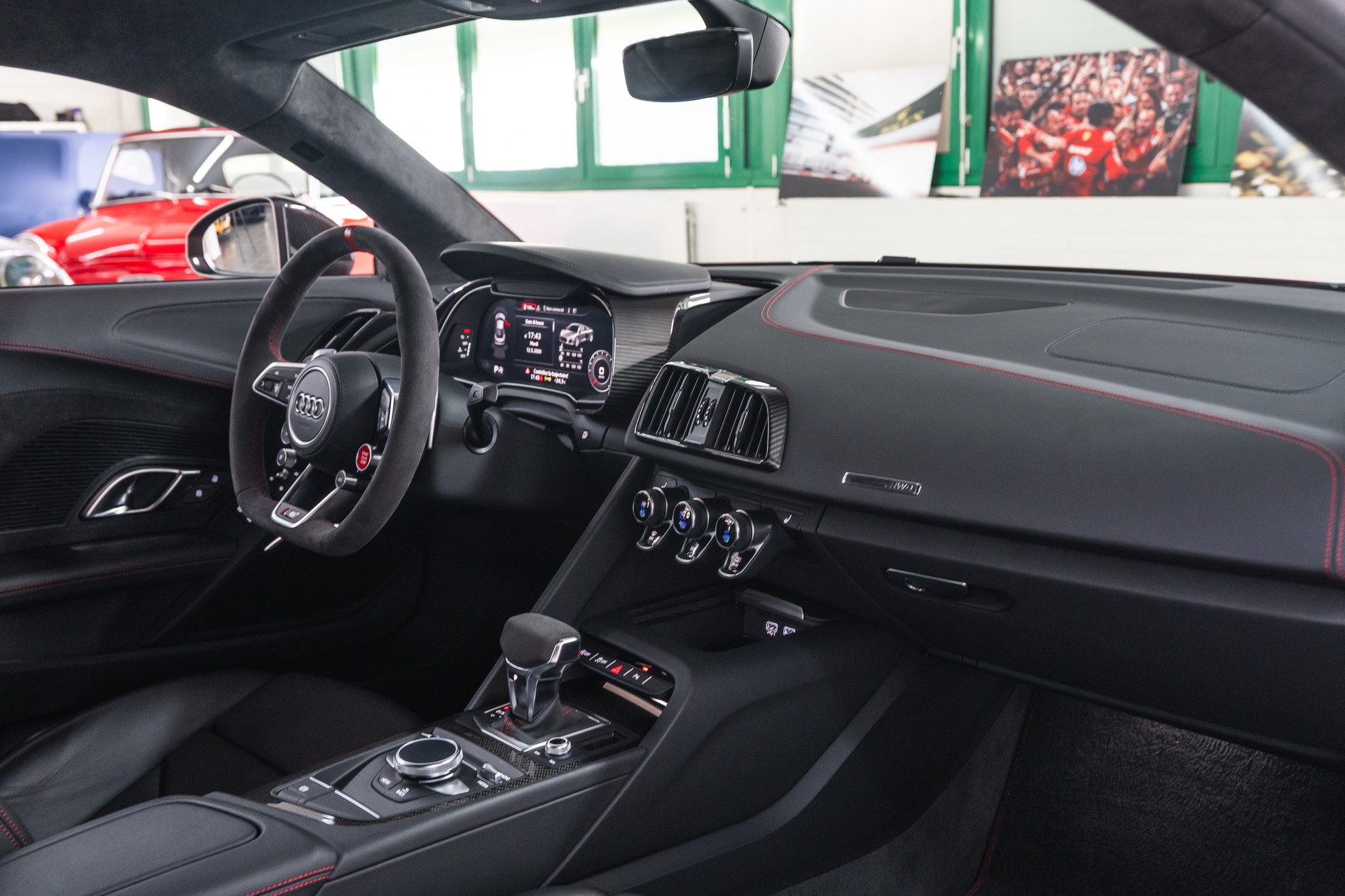 AUDI R8 Coupé GT RWD S-Tronic-image-17