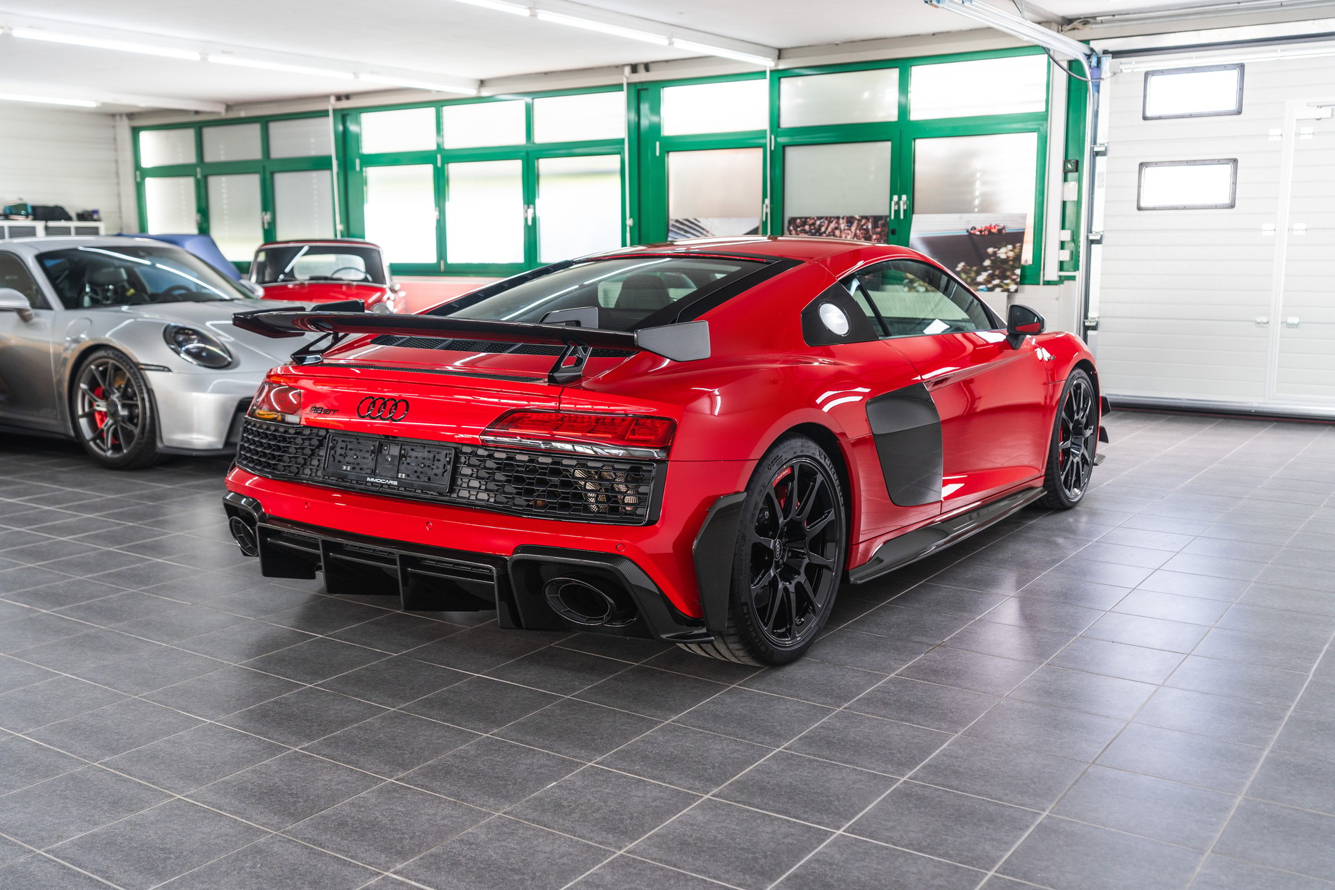 AUDI R8 Coupé GT RWD S-Tronic-image-5