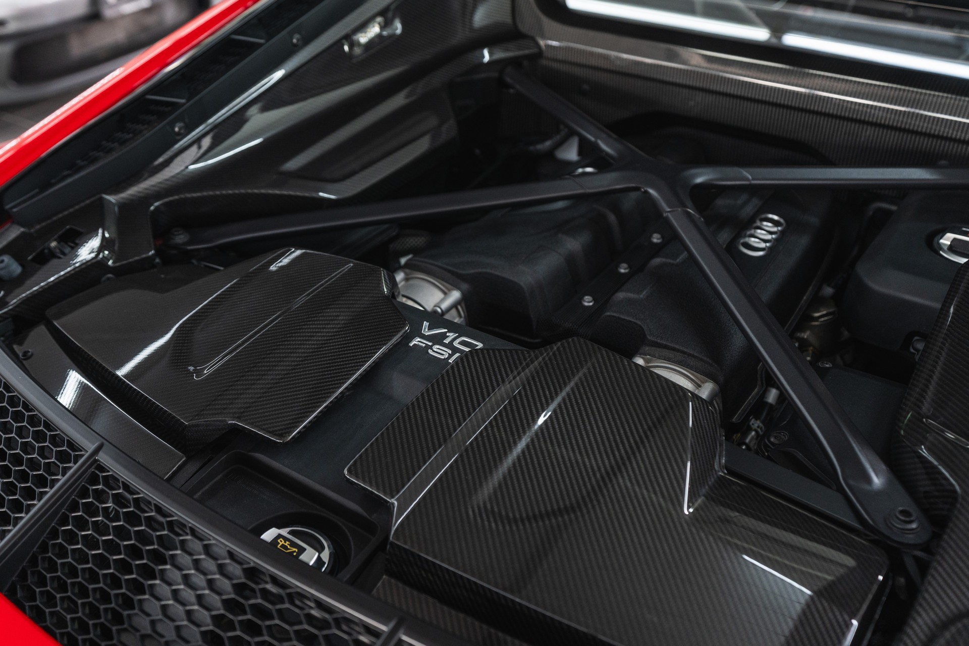 AUDI R8 Coupé GT RWD S-Tronic-image-23