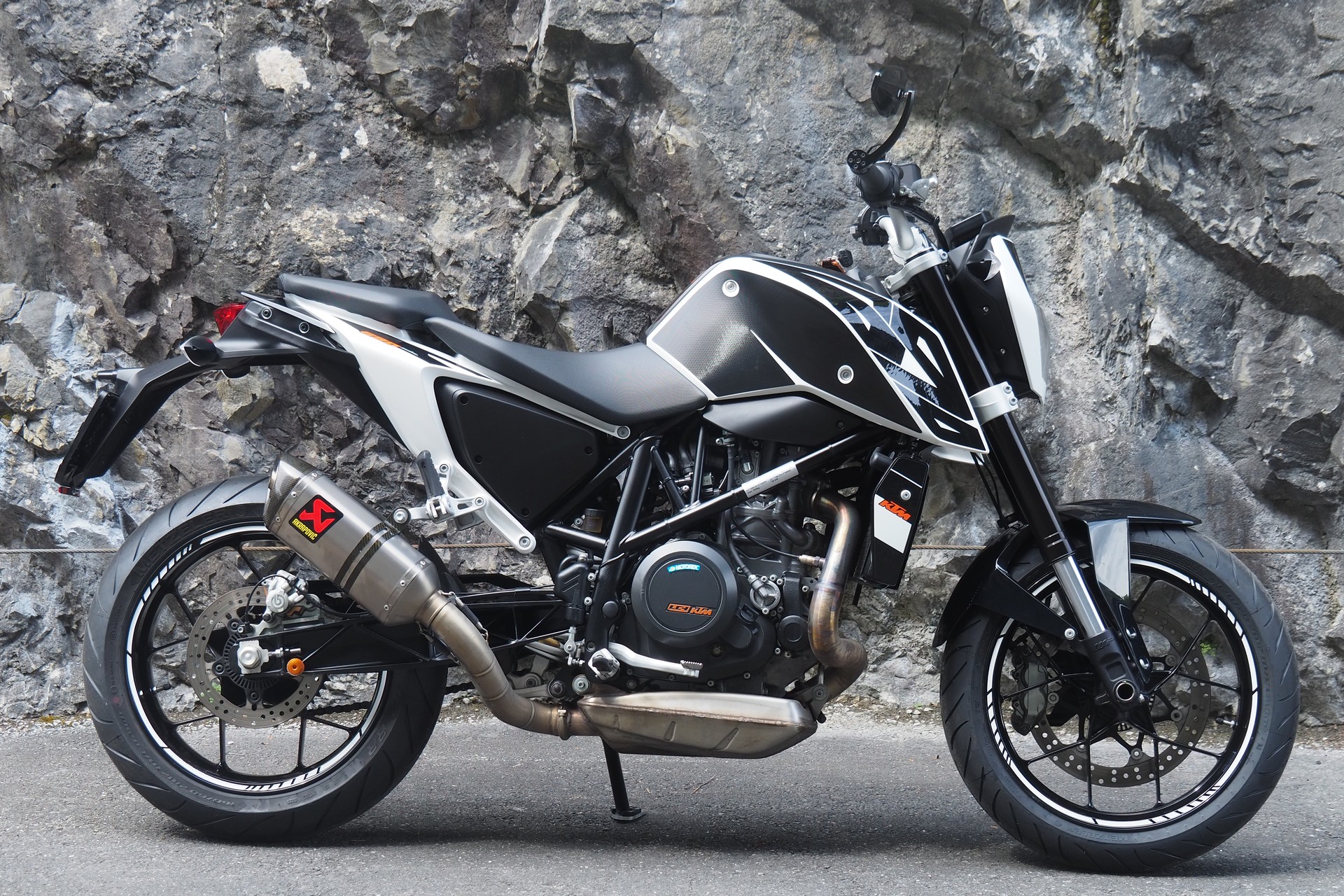 KTM 690 Duke ABS-image-2