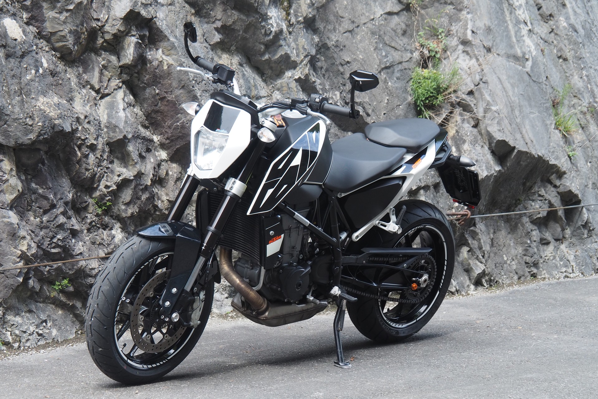 KTM 690 Duke ABS-image-1