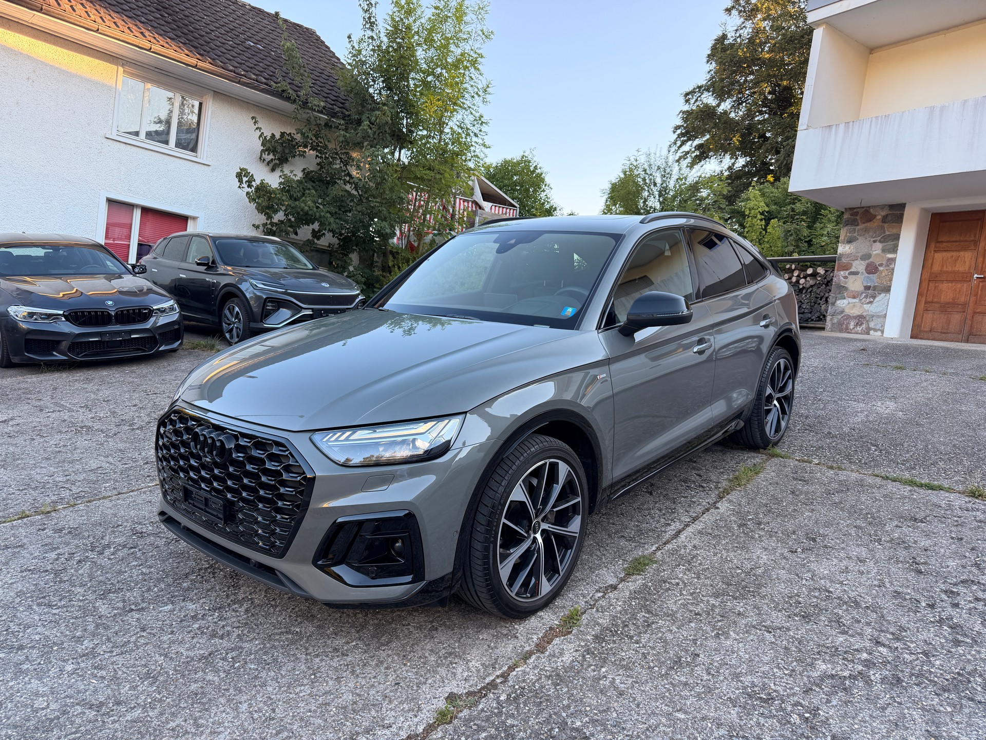 AUDI Q5 Sportback 40 TDI Blackedition quattro S-tronic-showroom-element-1