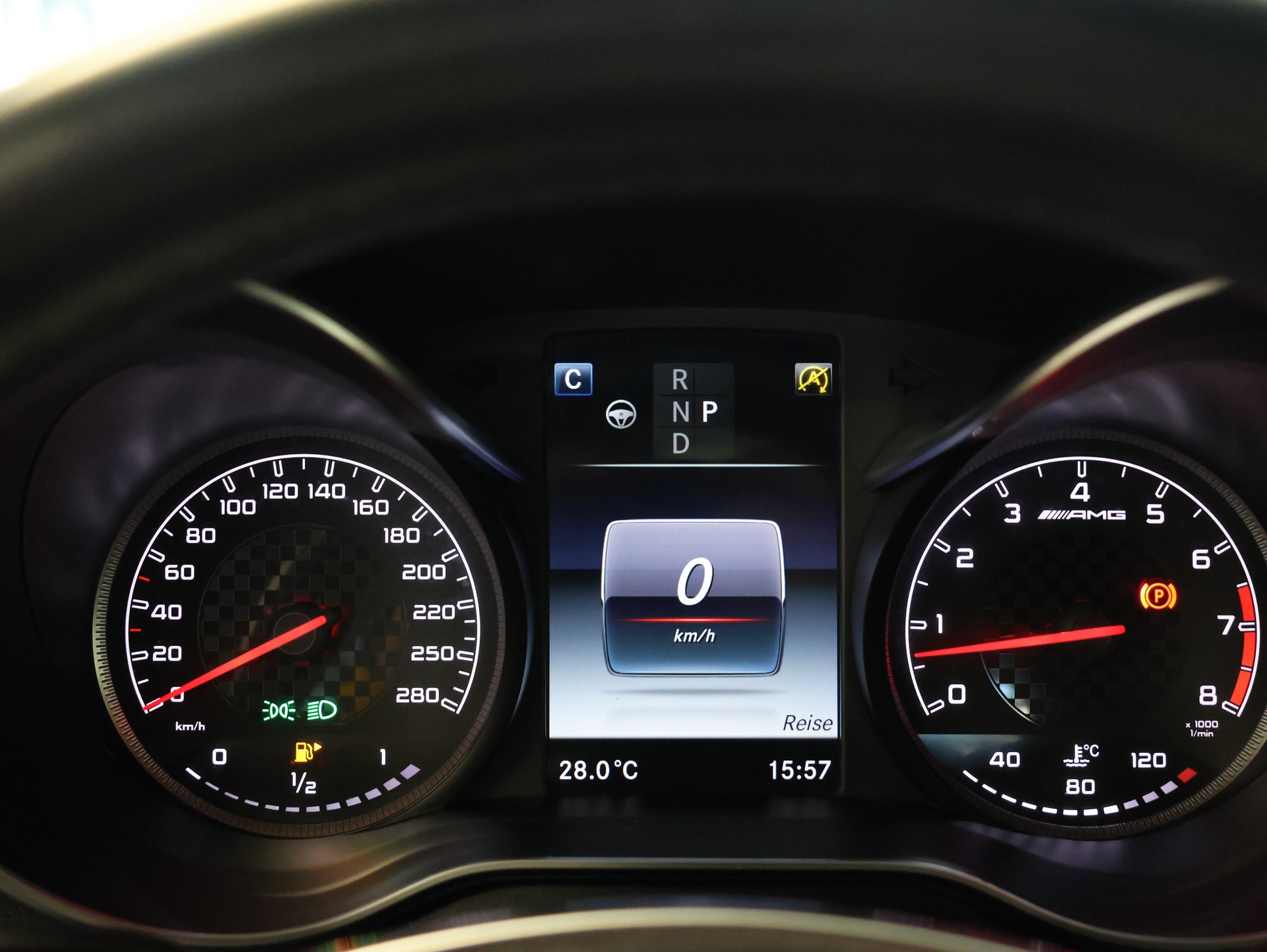 MERCEDES-BENZ GLC 43 AMG 4Matic 9G-Tronic *Panorama*Ambientebeleuchtung*Burmester*-image-23