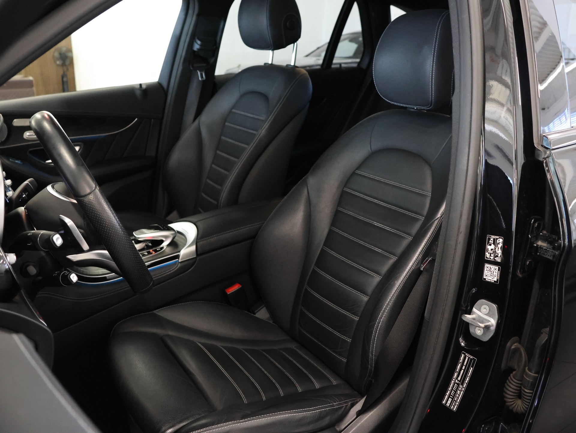 MERCEDES-BENZ GLC 43 AMG 4Matic 9G-Tronic *Panorama*Ambientebeleuchtung*Burmester*-image-25
