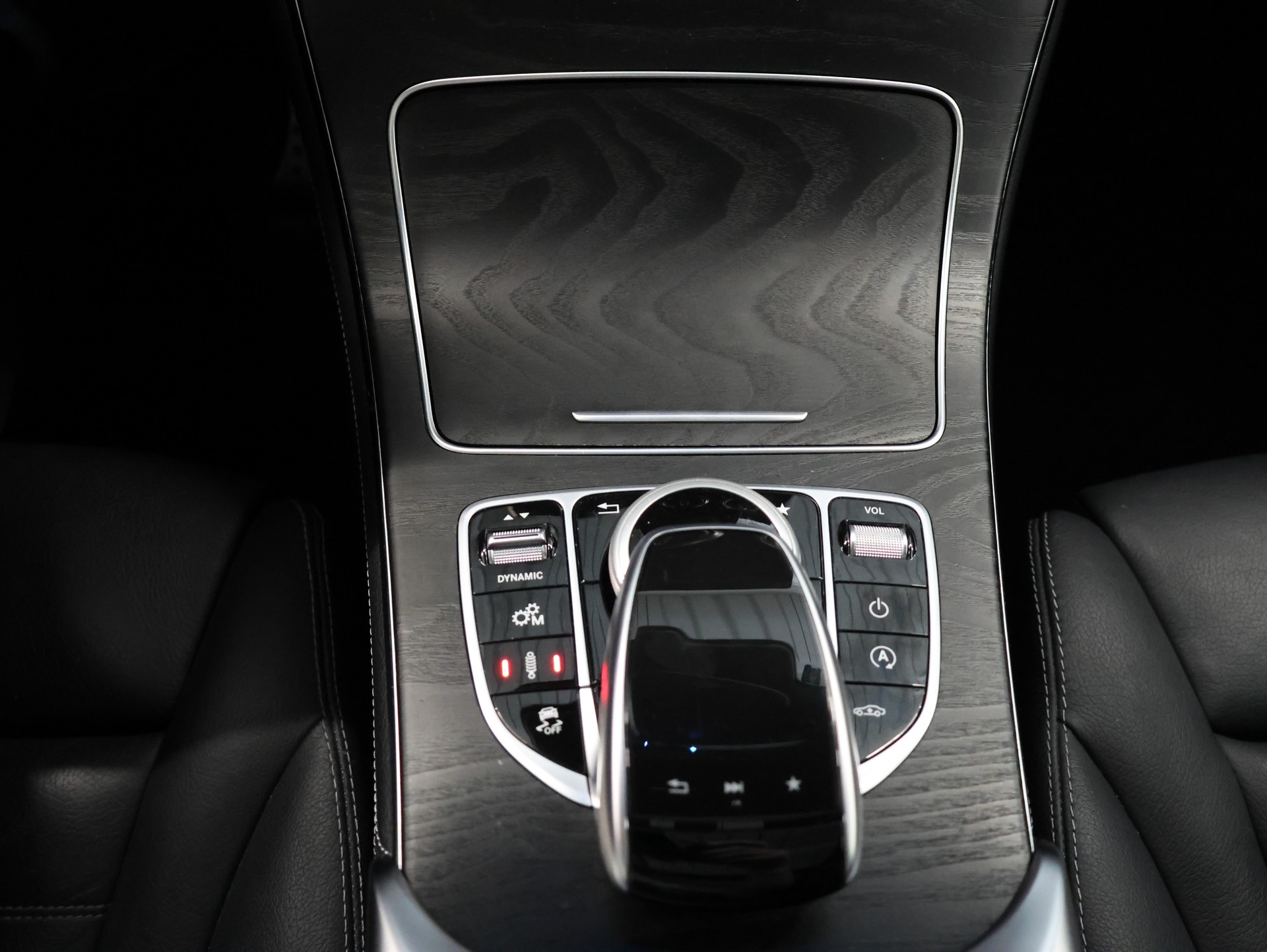 MERCEDES-BENZ GLC 43 AMG 4Matic 9G-Tronic *Panorama*Ambientebeleuchtung*Burmester*-image-32