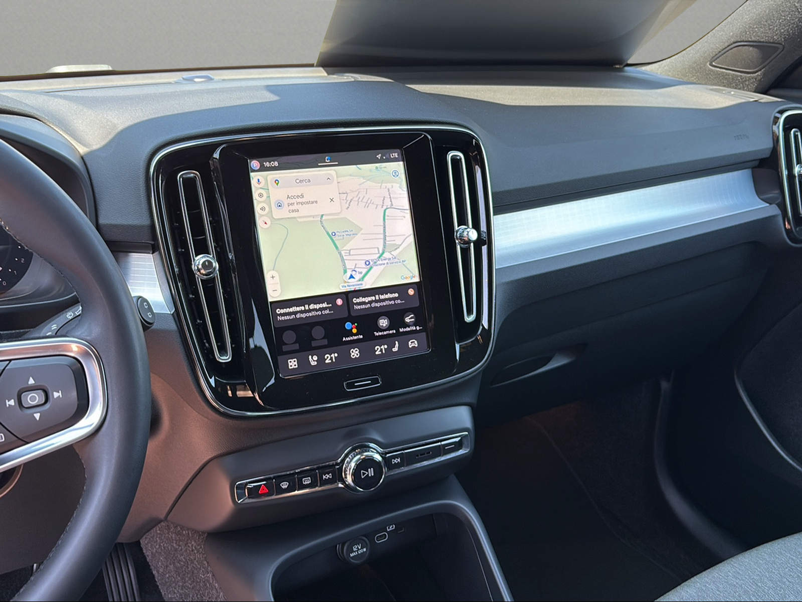 VOLVO XC40 B3 Benzin Mild Hybrid Xcite DCT-image-5
