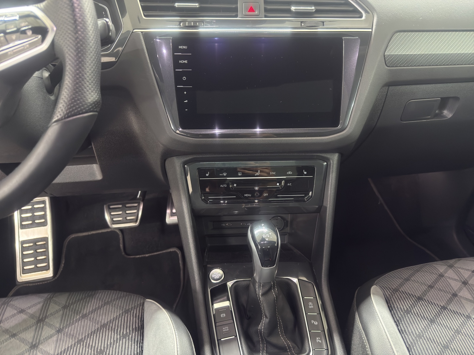 VW Tiguan 2.0TSI R-Line 4Motion DSG-image-10