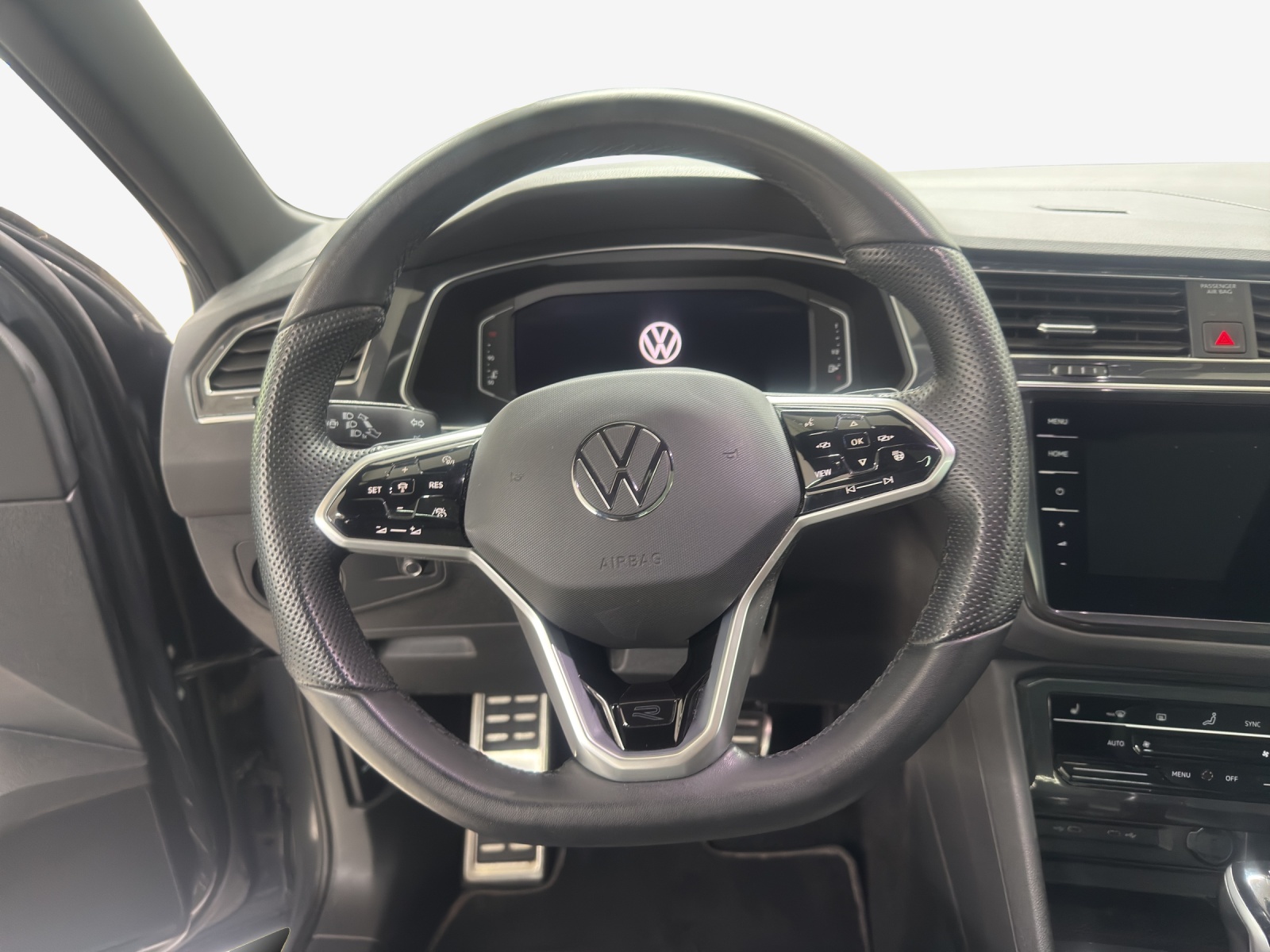 VW Tiguan 2.0TSI R-Line 4Motion DSG-image-9