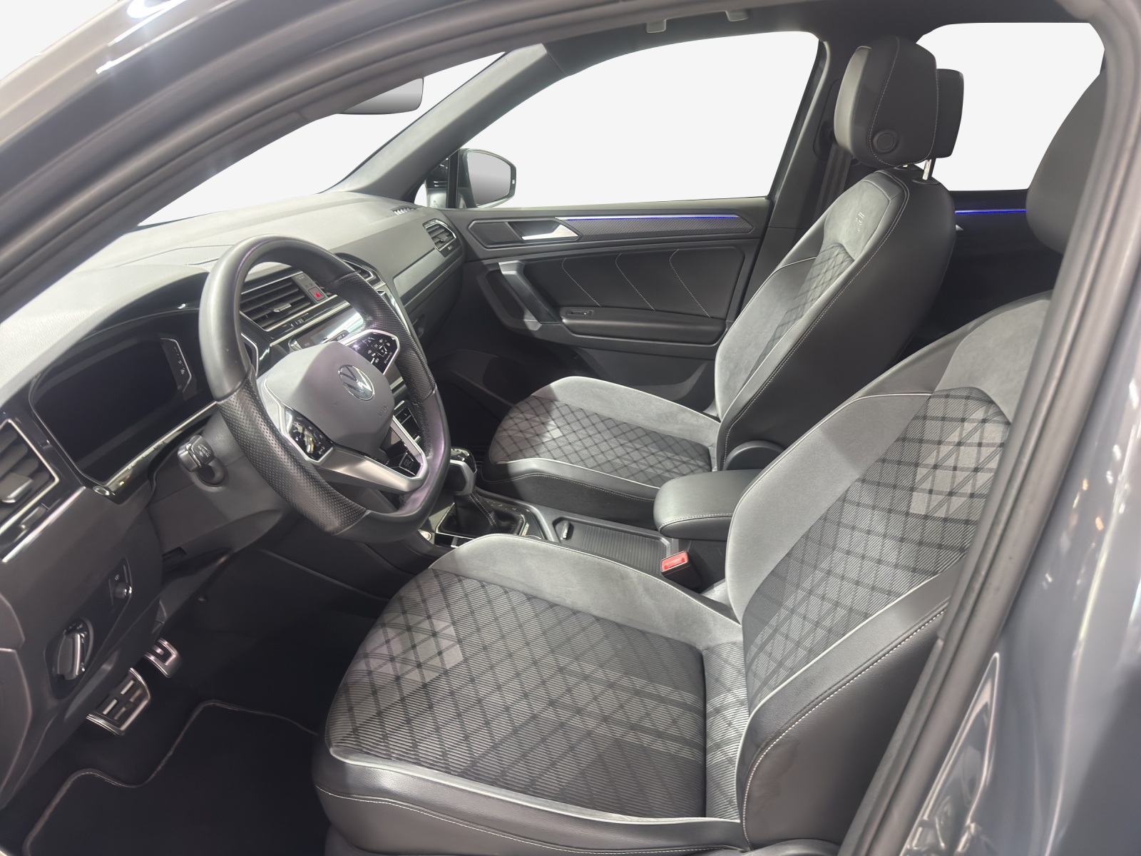 VW Tiguan 2.0TSI R-Line 4Motion DSG-image-7