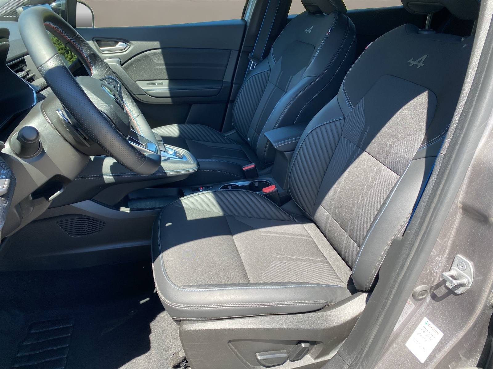 RENAULT Captur 1.3 TCe Esprit Alpine EDC-image-8