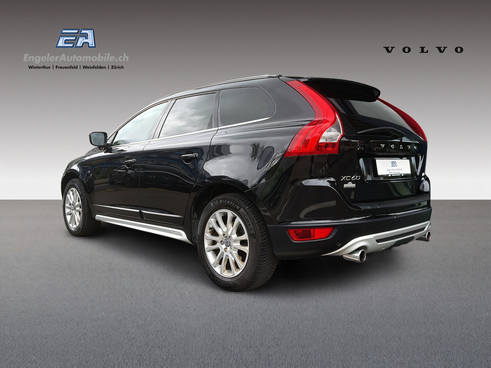 VOLVO XC60 2.4 D5 Kinetic R-Design AWD-showroom-element-3