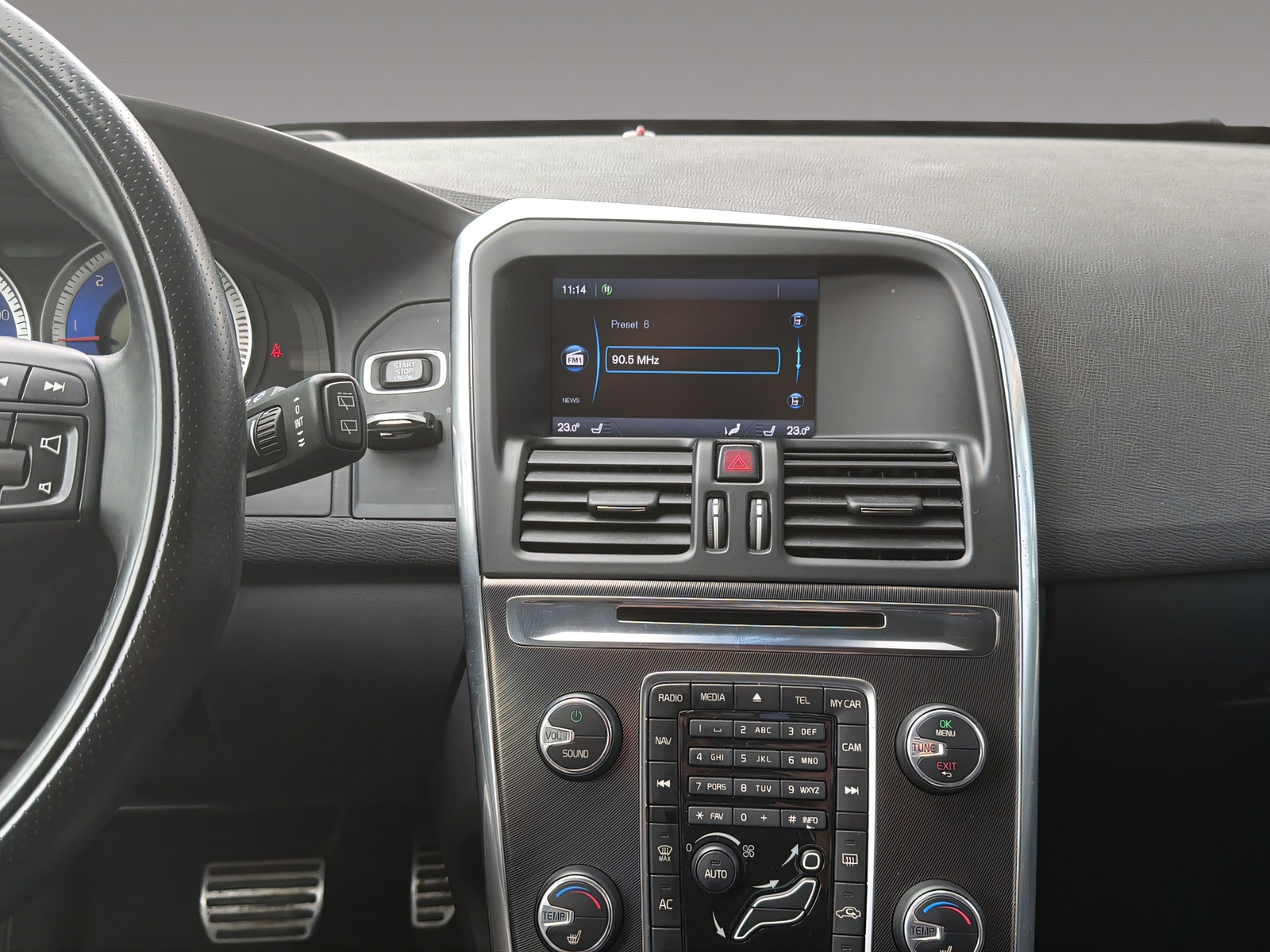 VOLVO XC60 2.4 D5 Kinetic R-Design AWD-image-13