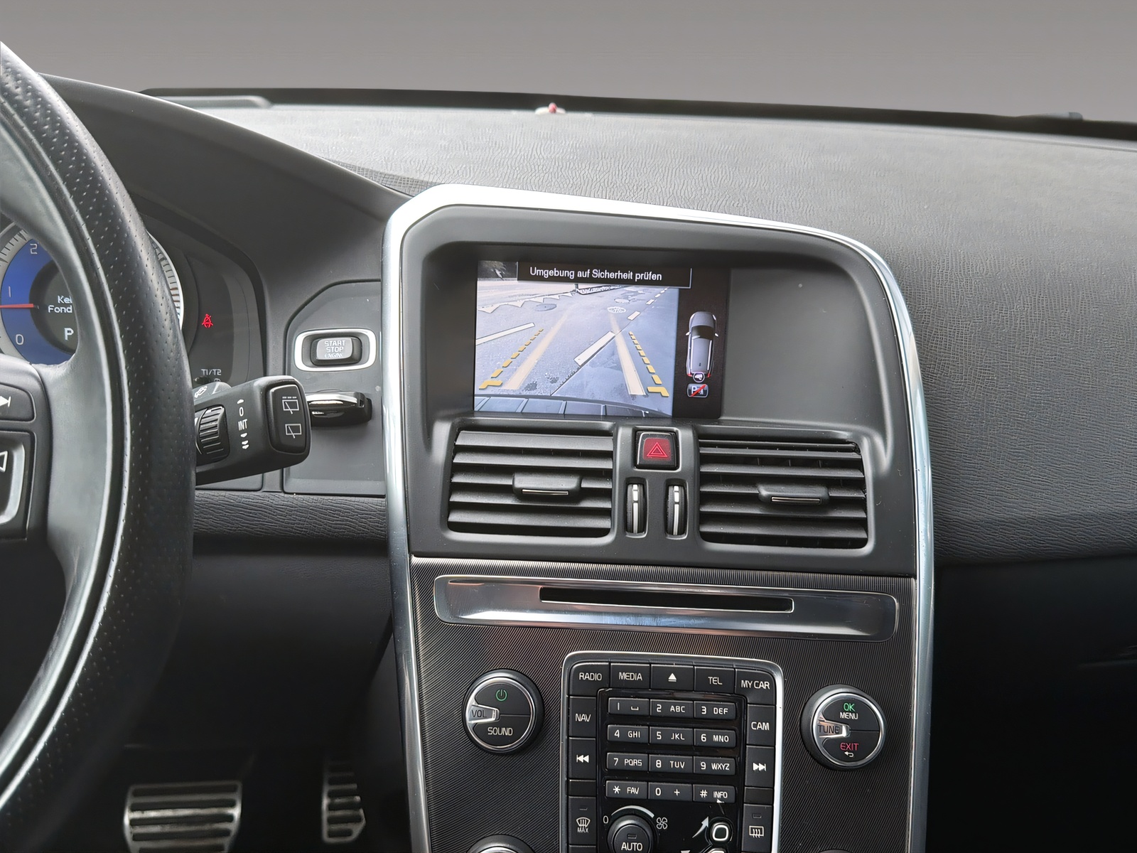 VOLVO XC60 2.4 D5 Kinetic R-Design AWD-image-12