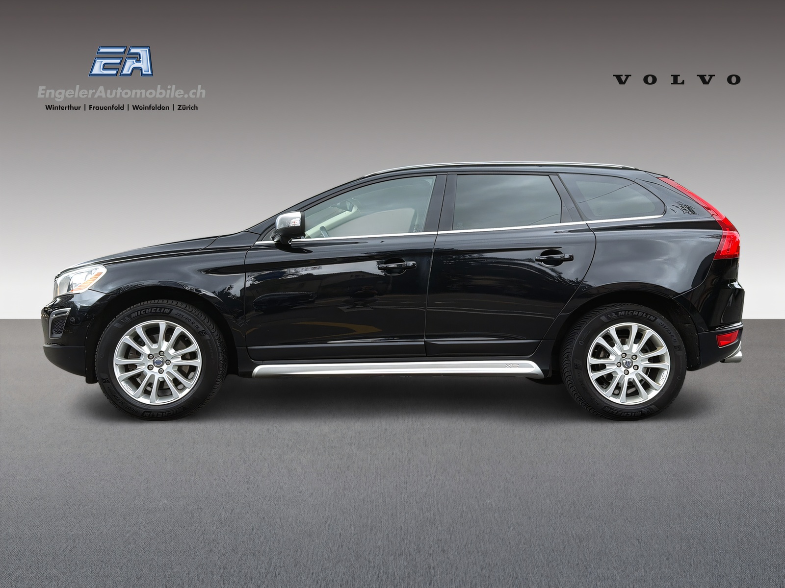 VOLVO XC60 2.4 D5 Kinetic R-Design AWD-showroom-element-2