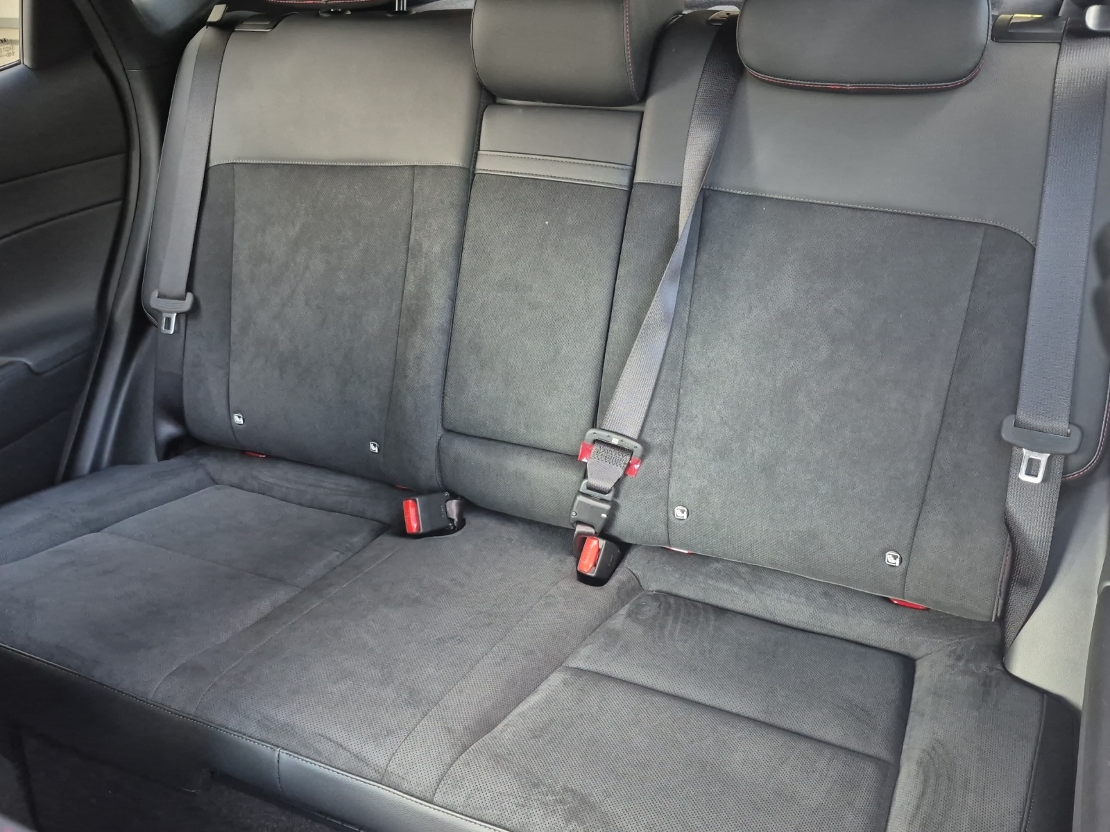 HYUNDAI Kona 1.6 GDi Hybrid N-Line-image-6
