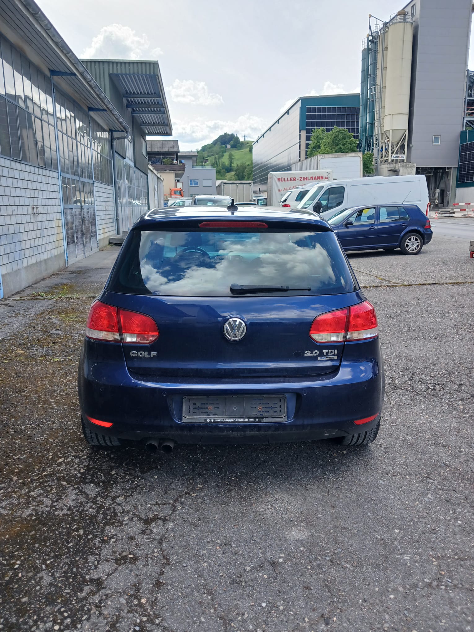 VW Golf 2.0 TDI BlueMotion Technology Highline DSG-image-3