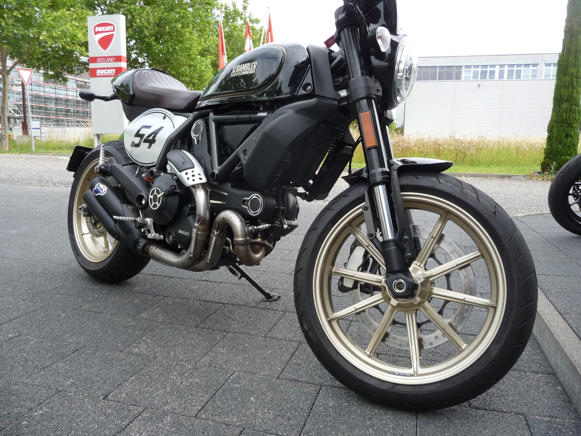 DUCATI Scrambler 800 Cafe Racer-showroom-element-2