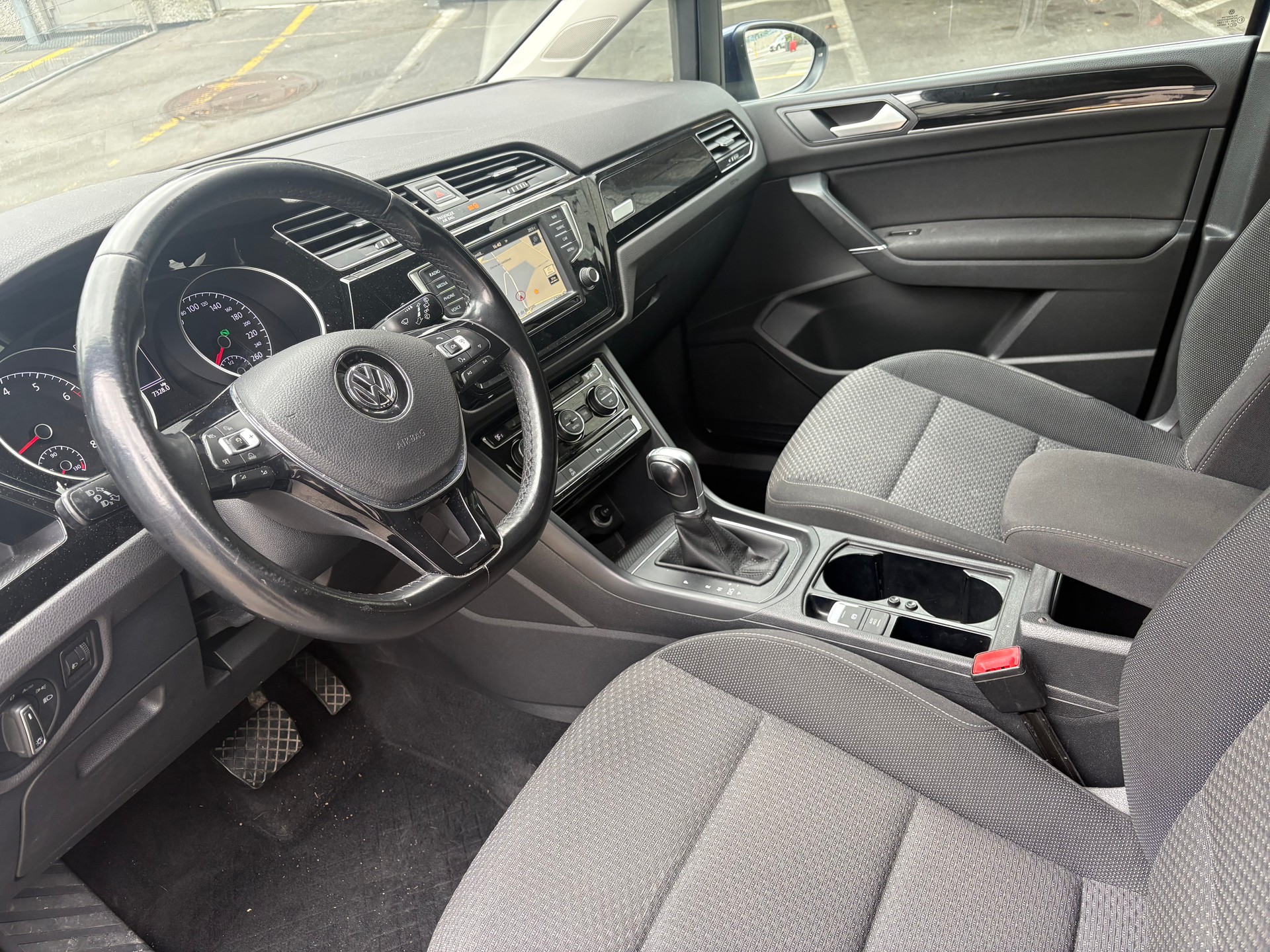 VW Touran 1.4 TSI BlueMotion Technology Trendline DSG-image-6