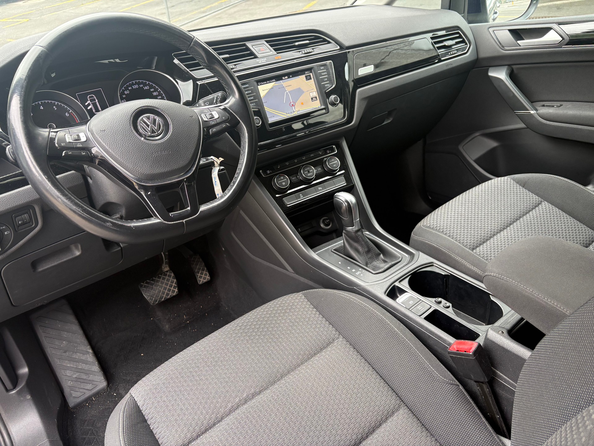 VW Touran 1.4 TSI BlueMotion Technology Trendline DSG-image-8