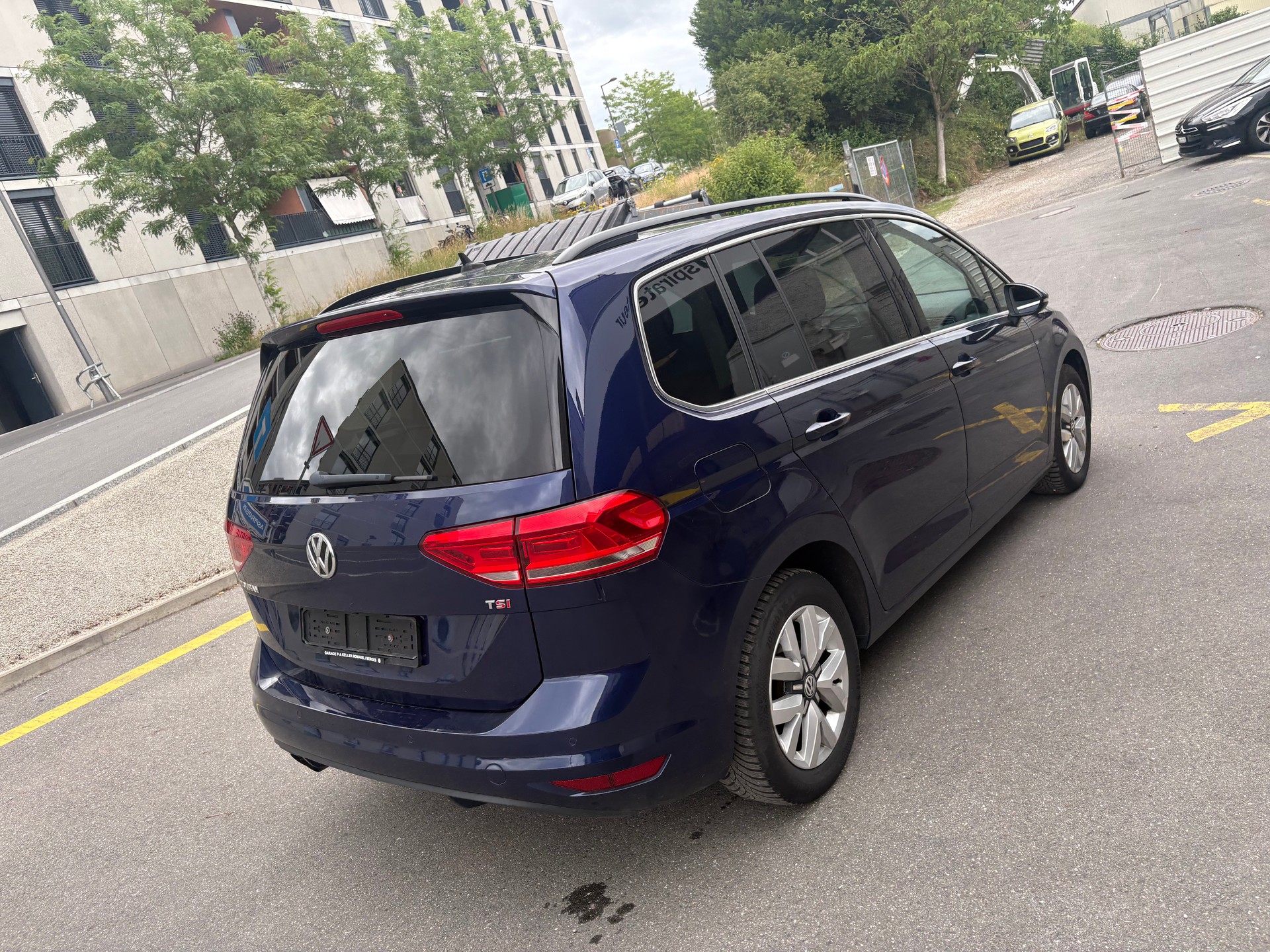 VW Touran 1.4 TSI BlueMotion Technology Trendline DSG-image-5