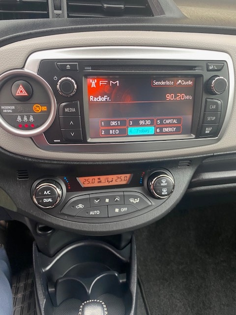 TOYOTA Yaris 1.33 Sol Multidrive-image-12
