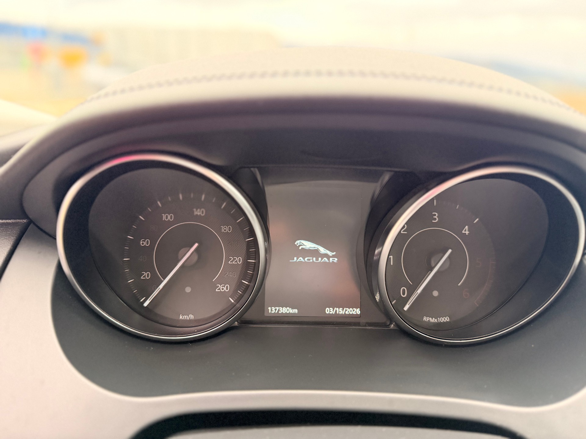 JAGUAR E-Pace 2.0d D150 S AWD Automatik-image-14