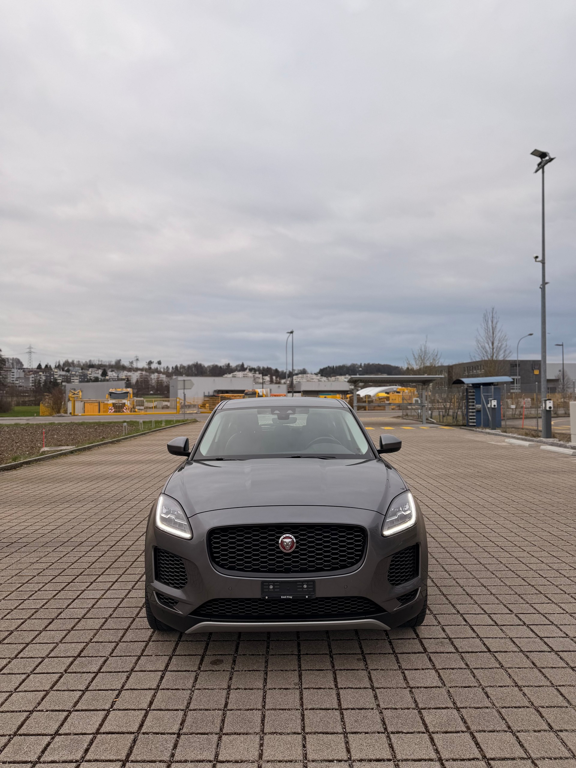 JAGUAR E-Pace 2.0d D150 S AWD Automatik-showroom-element-2