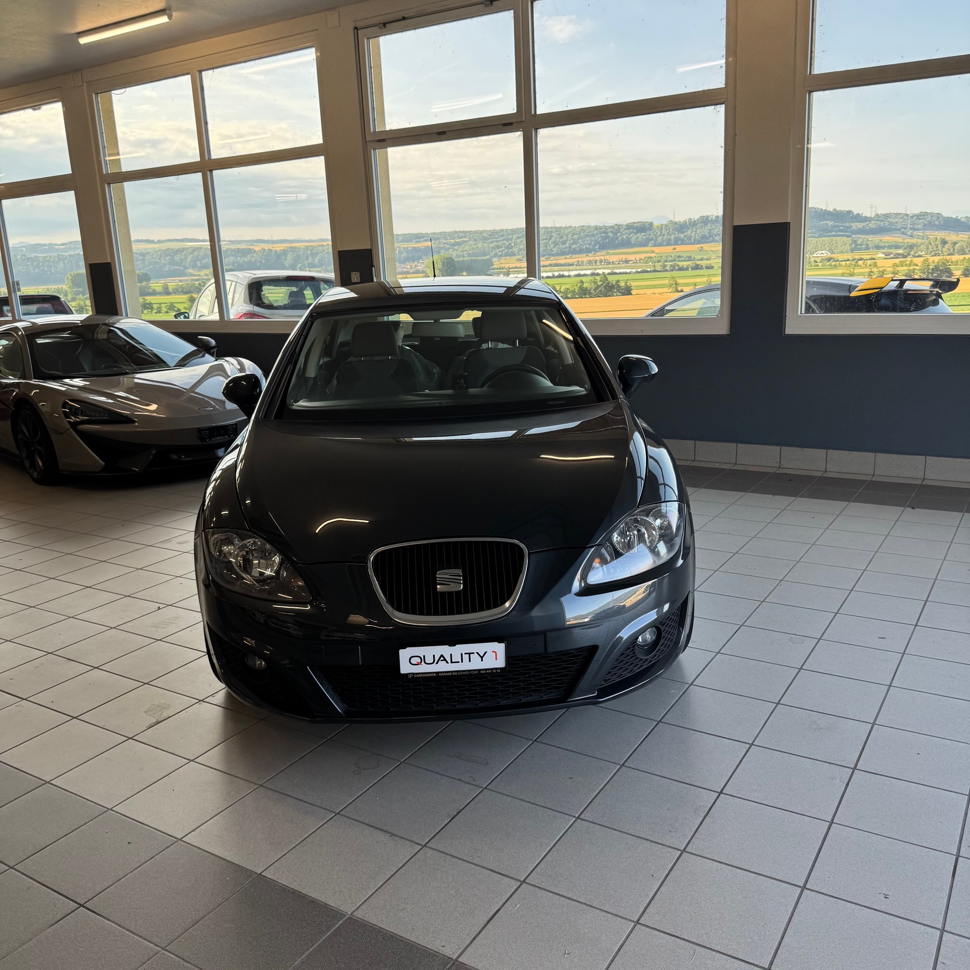 SEAT Leon 1.4 TSI Reference-showroom-element-1
