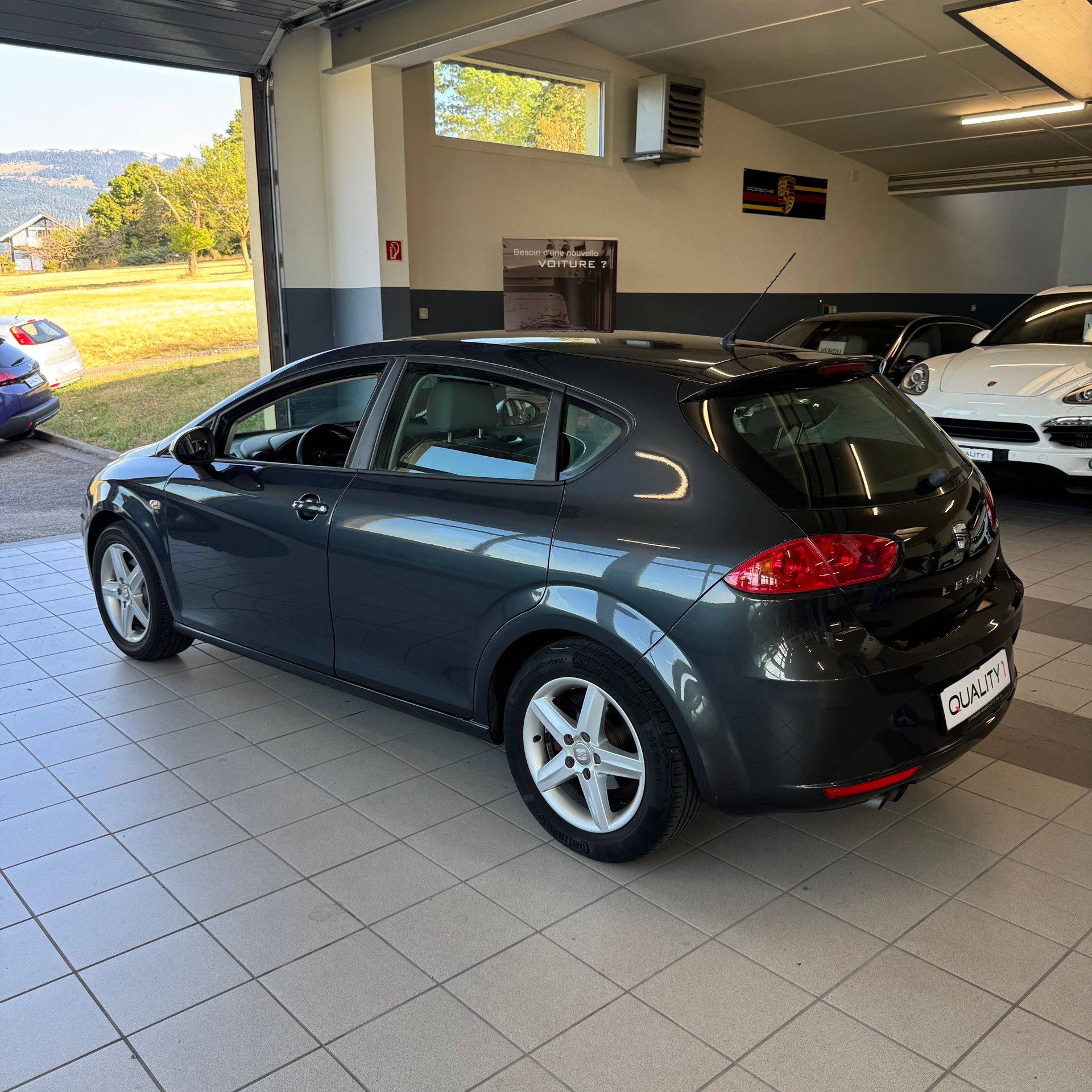 SEAT Leon 1.4 TSI Reference-showroom-element-3