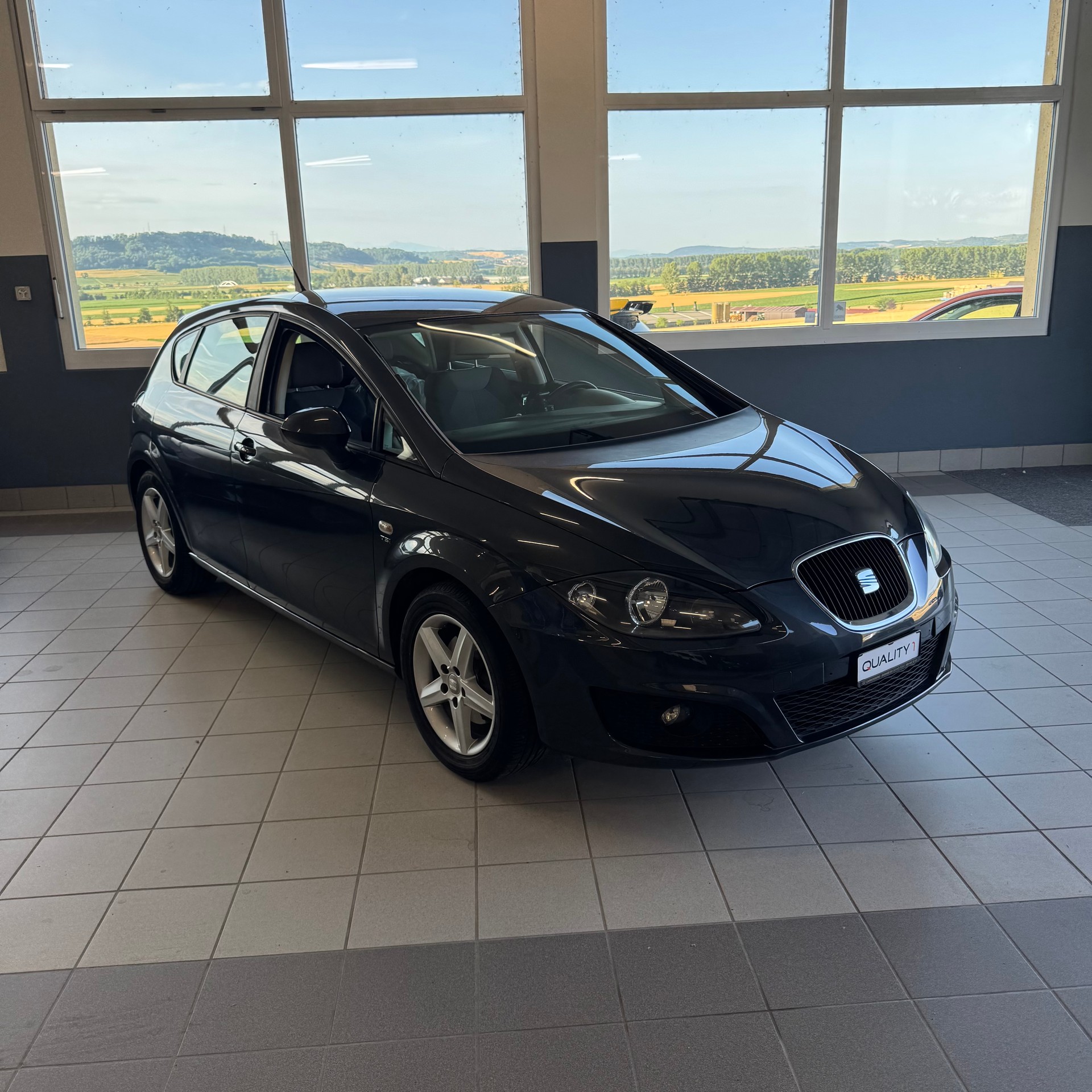 SEAT Leon 1.4 TSI Reference-showroom-element-2