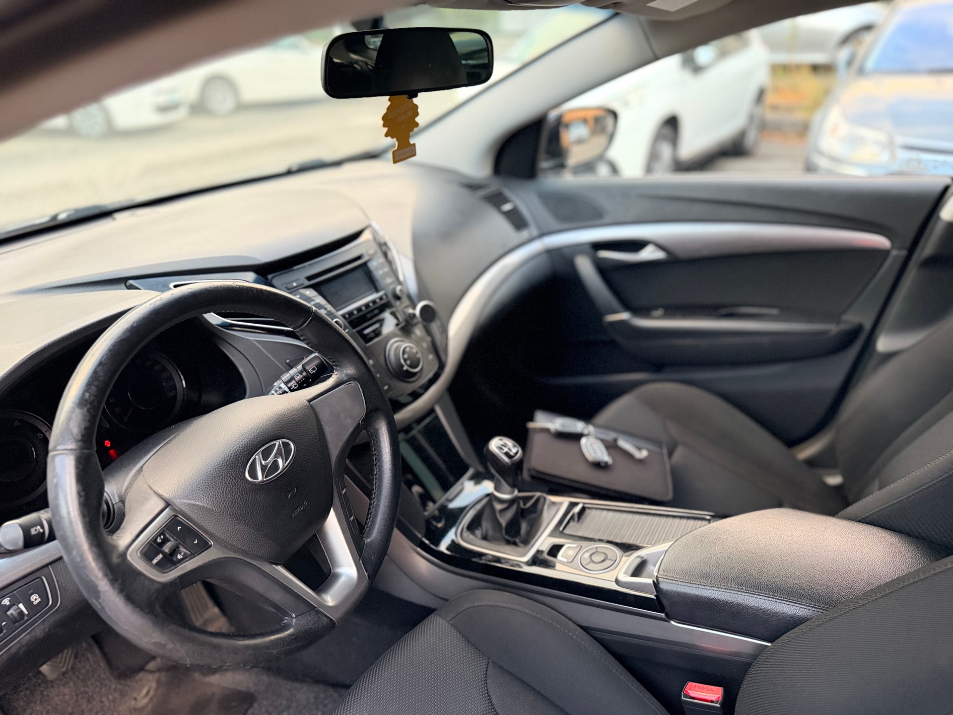 HYUNDAI i40 Wagon 1.7 CRDI ISG Comfort ab MFK-image-15