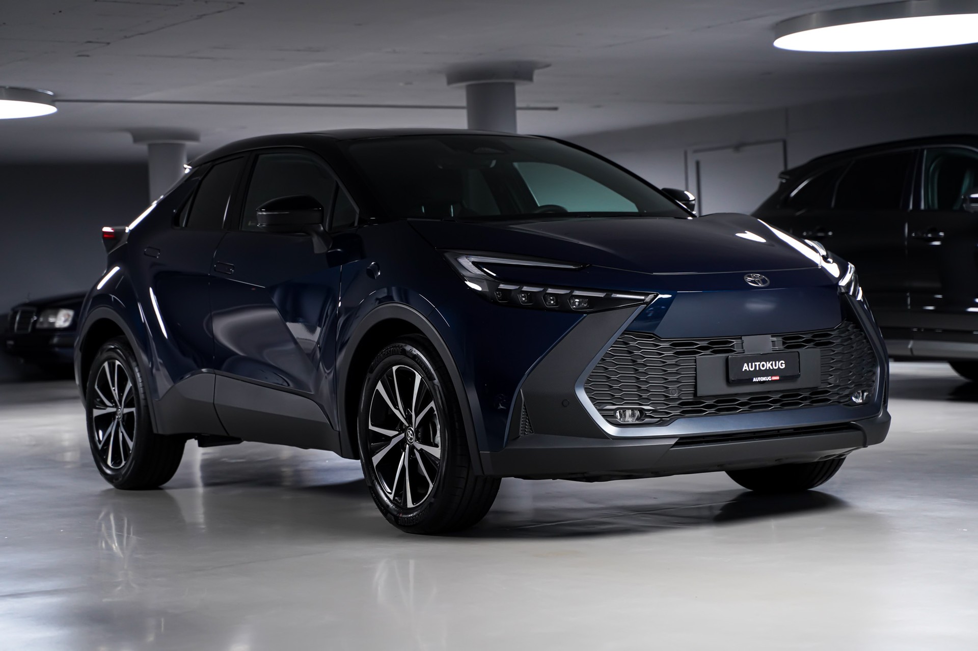 TOYOTA C-HR 2.0 HSD CVT Style-showroom-element-2
