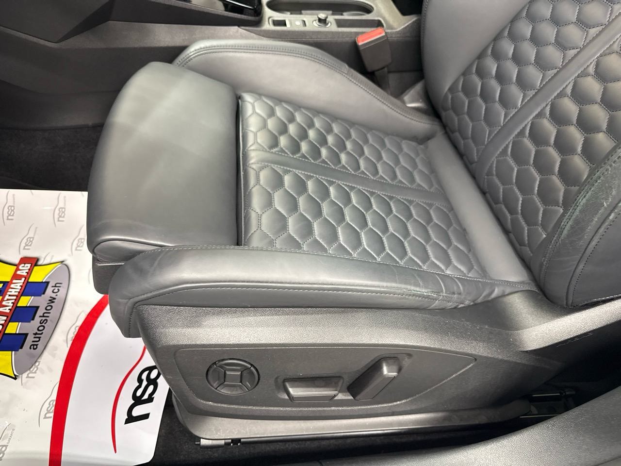 AUDI RS3 Sportback 2.5 TSI quattro S-tronic-image-4