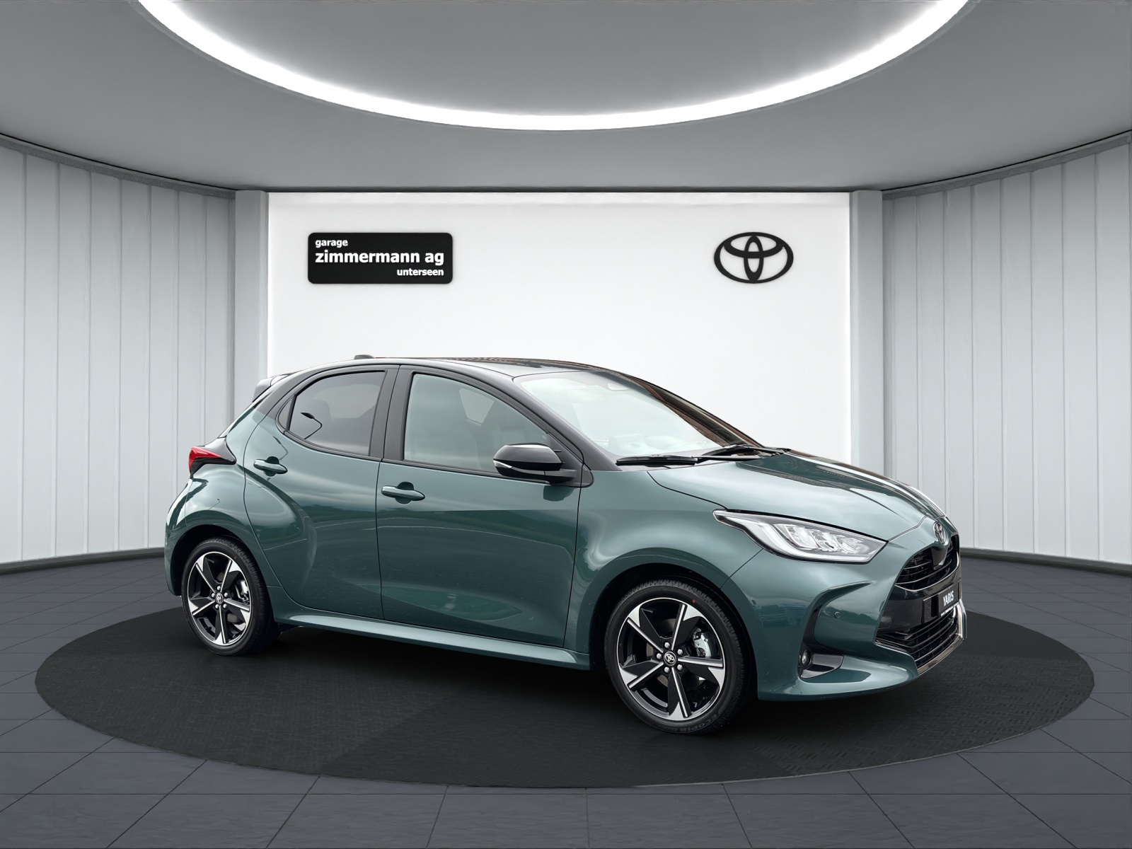 TOYOTA Yaris 1.5 VVT-i HSD Premium-showroom-element-3