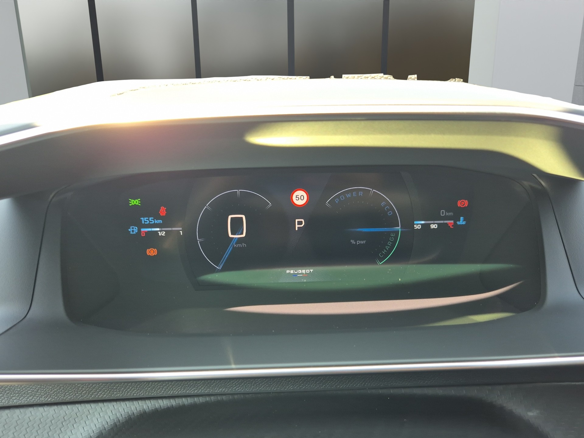 PEUGEOT 2008 1.2 Hybrid 145 GT Exclusive-image-10
