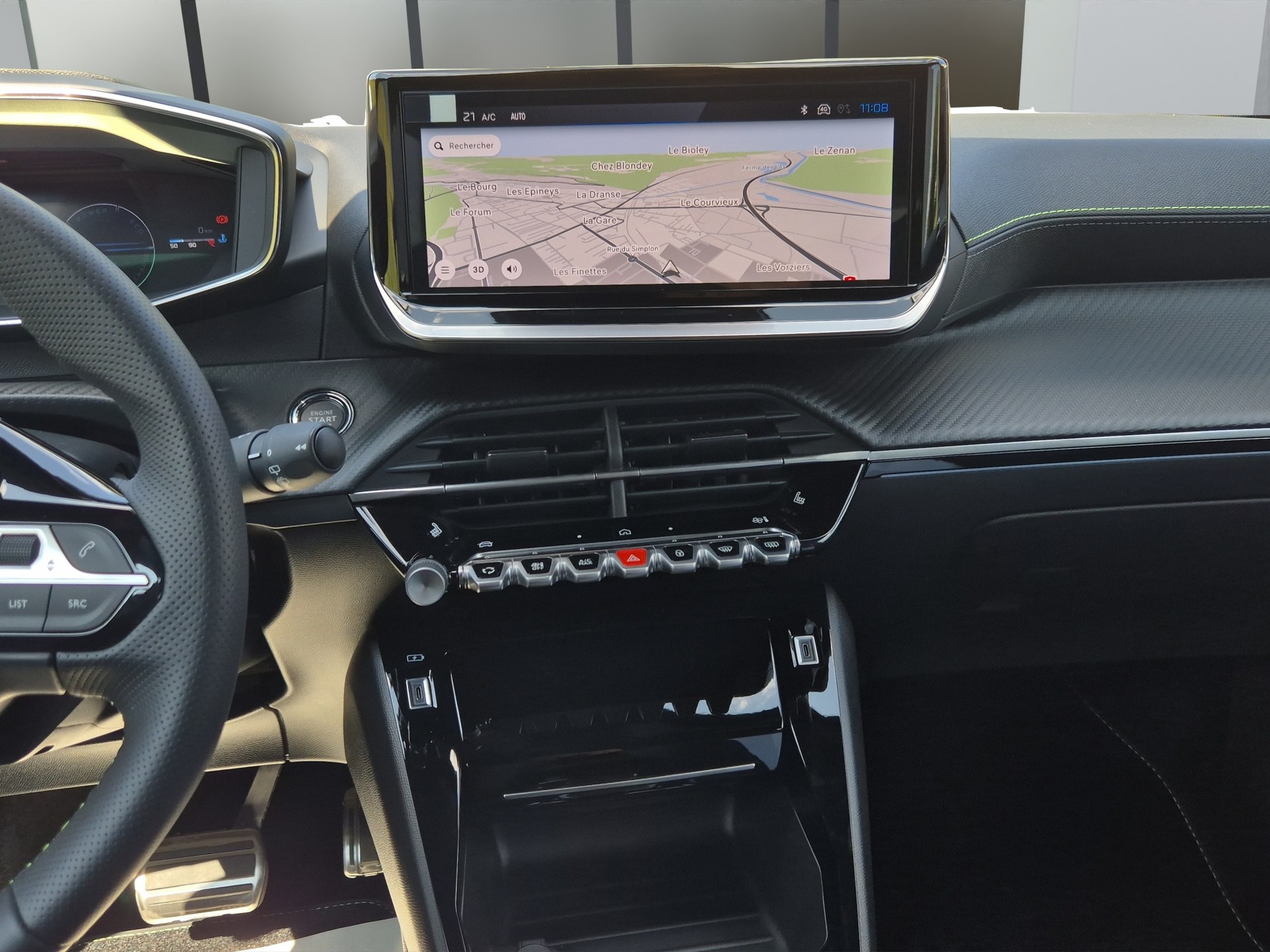 PEUGEOT 2008 1.2 Hybrid 145 GT Exclusive-image-14