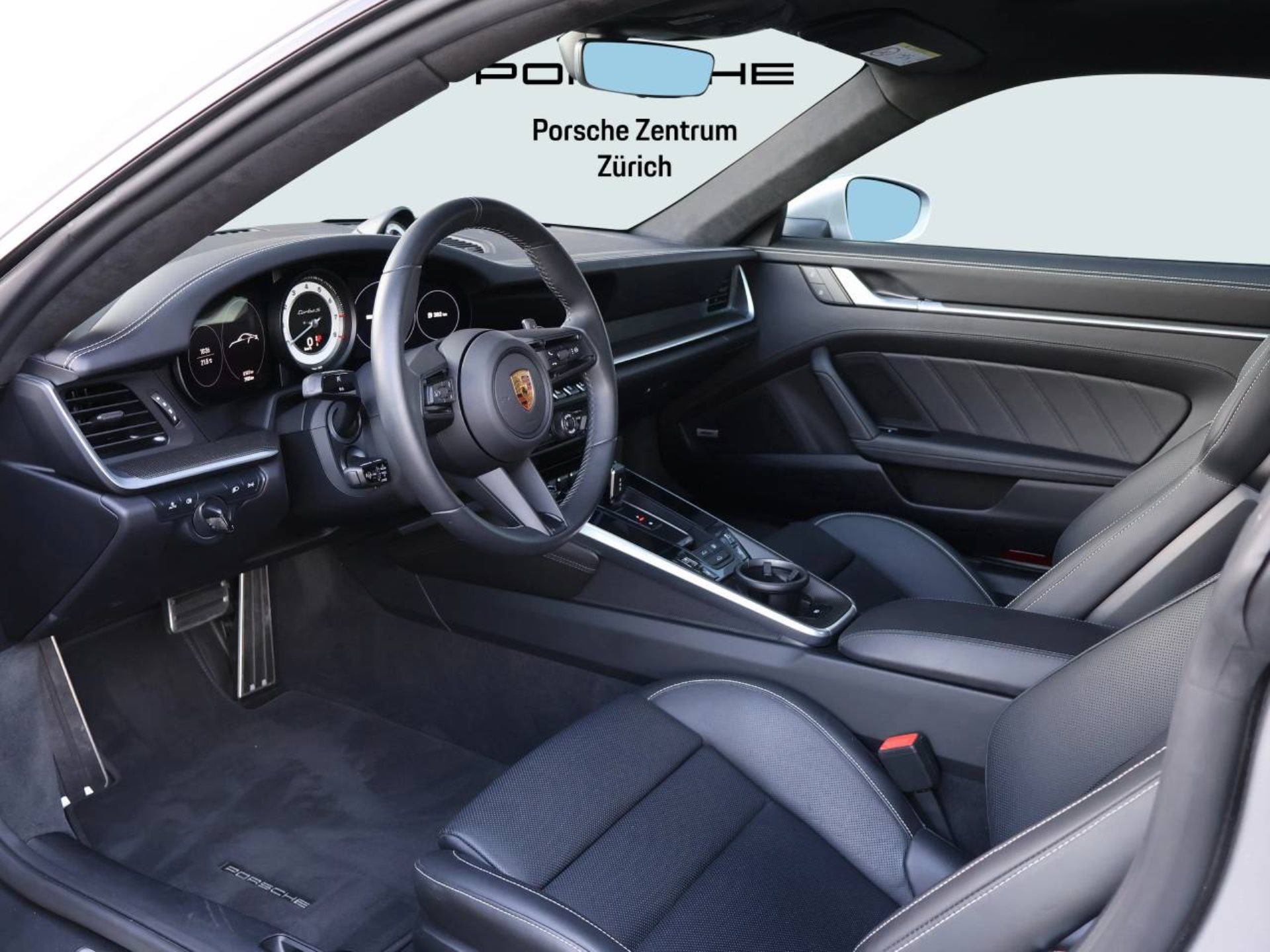 PORSCHE 911 Turbo S-showroom-element-3