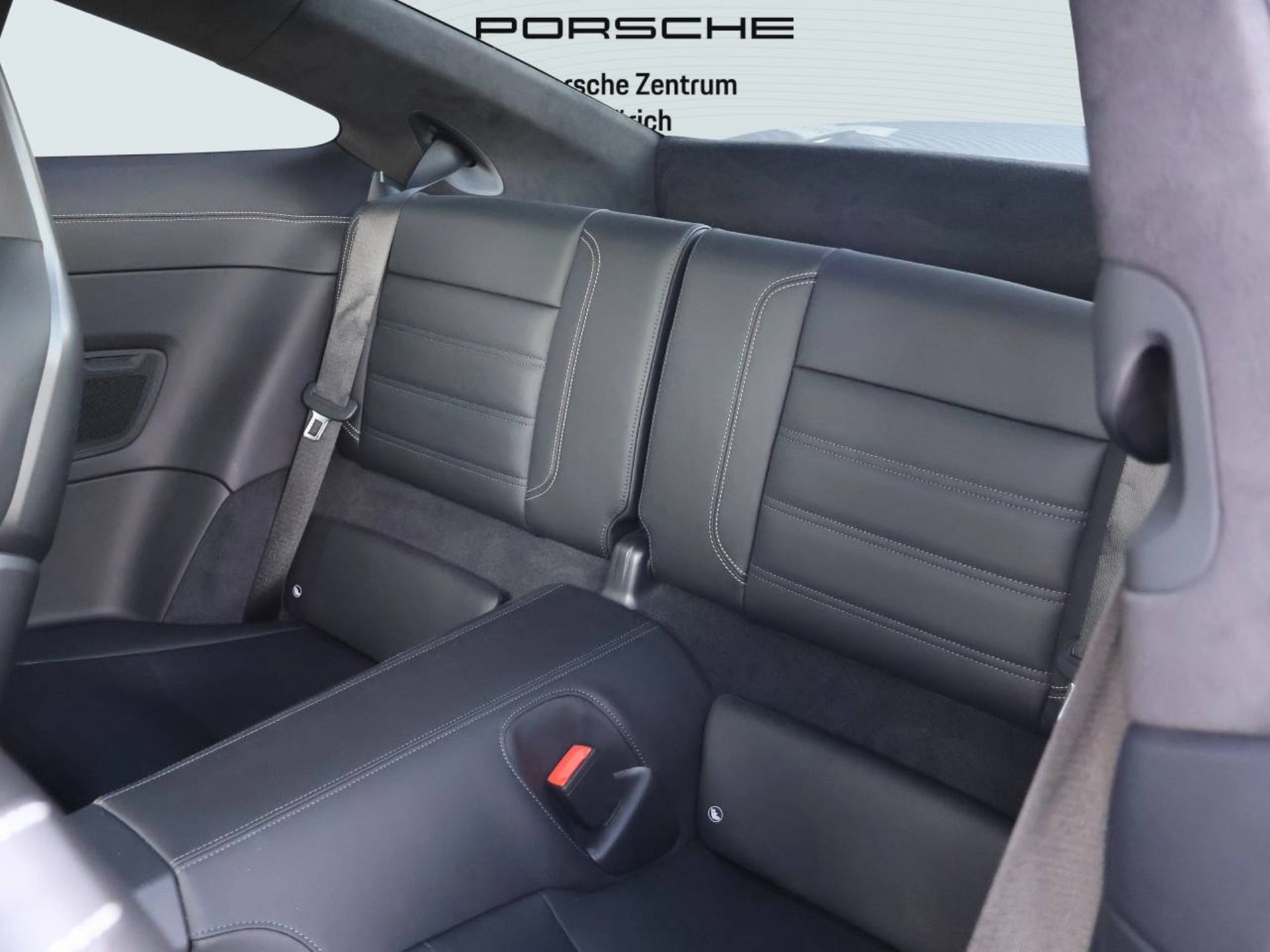 PORSCHE 911 Turbo S-image-12