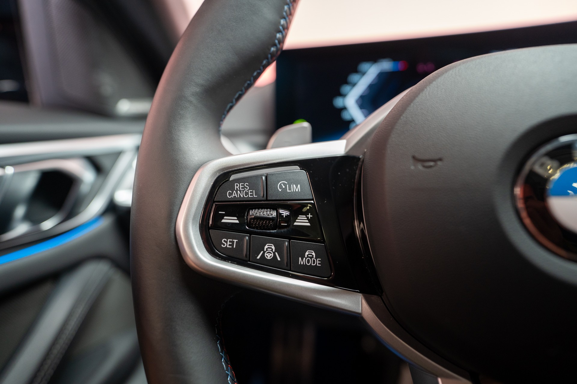 BMW M440i xDrive Gran Coupé M Sport Pro / Glasdach / 360°Kamera / el.Sitze-image-19