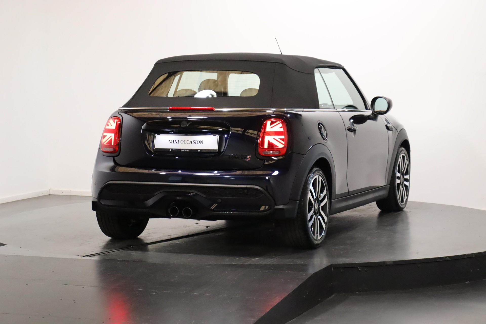 MINI Cabrio F57 2.0i Cooper S-showroom-element-1