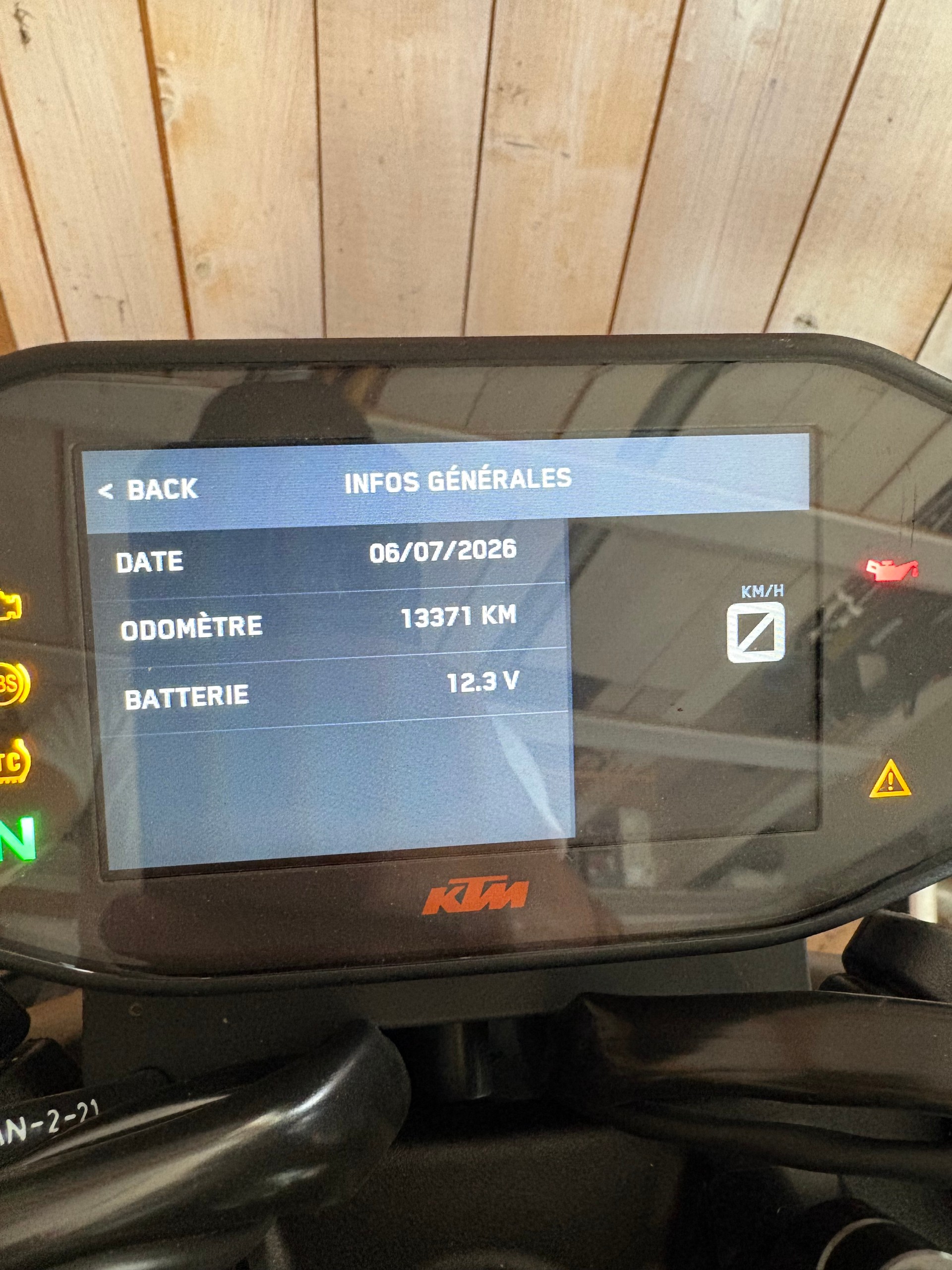 KTM 890 Duke-image-3
