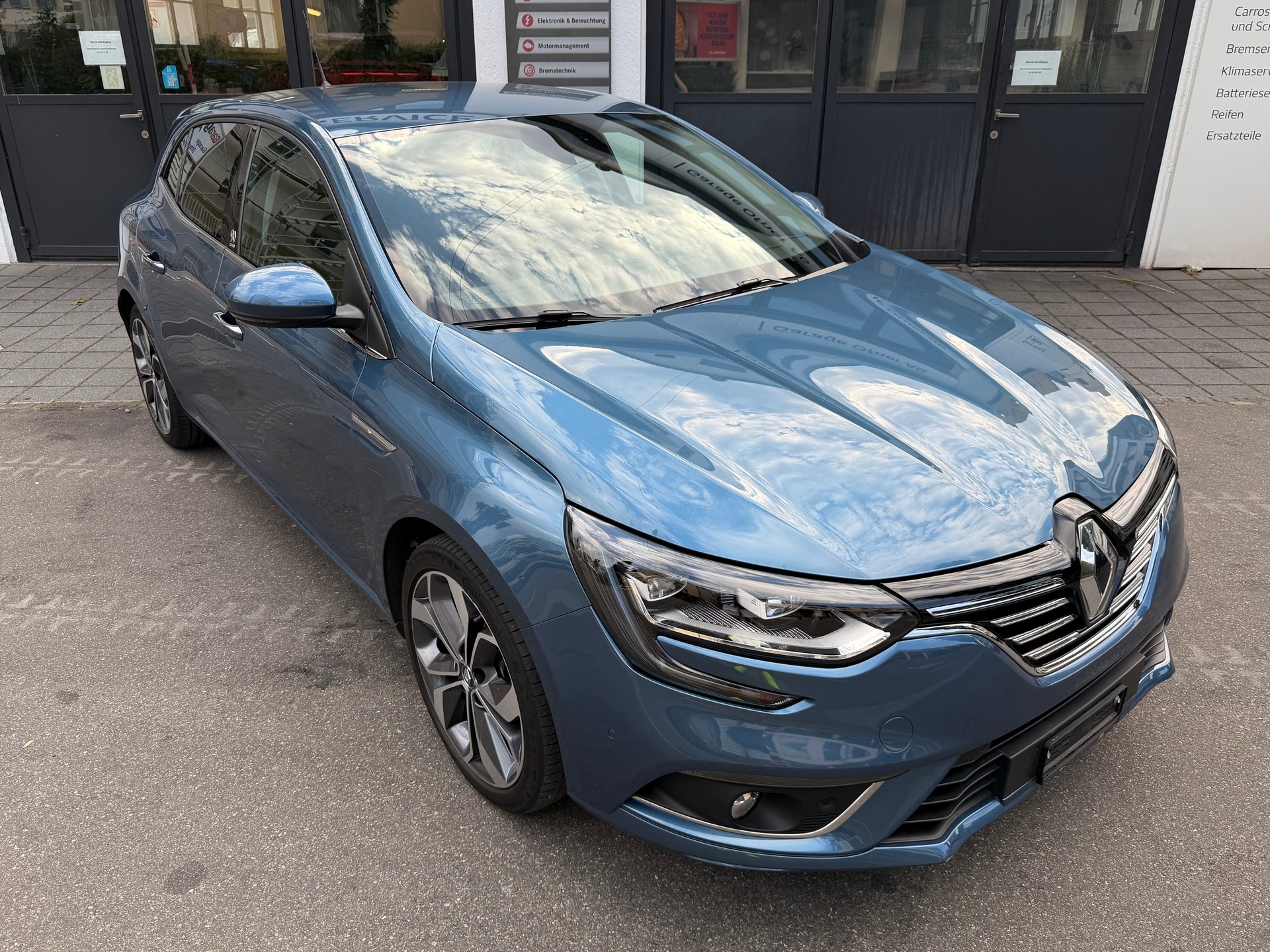 RENAULT Mégane 1.2 16V Turbo 90th Anniversary EDC