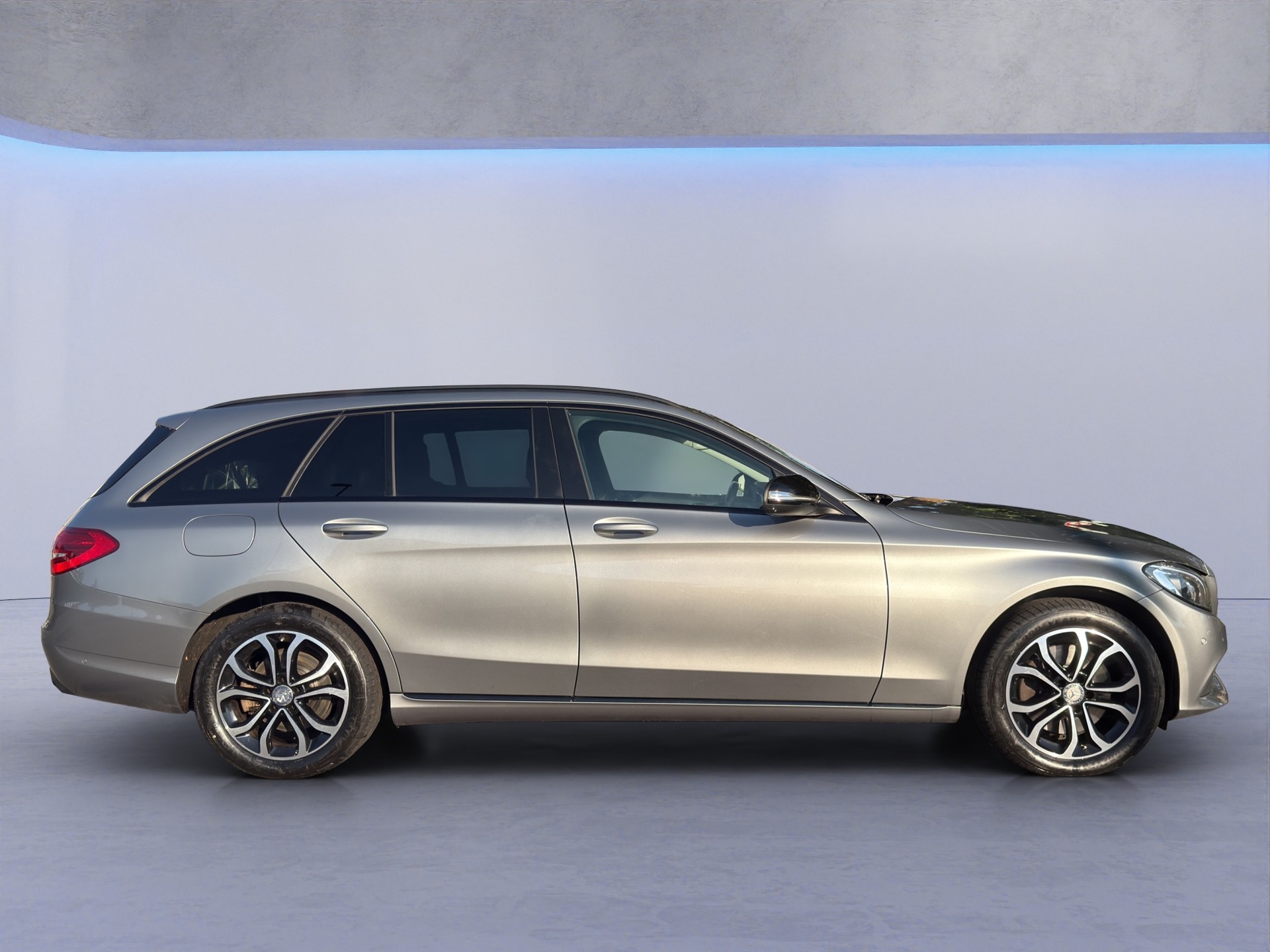 MERCEDES-BENZ C 250 BlueTEC AMG Line 4Matic 7G-Tronic-showroom-element-3