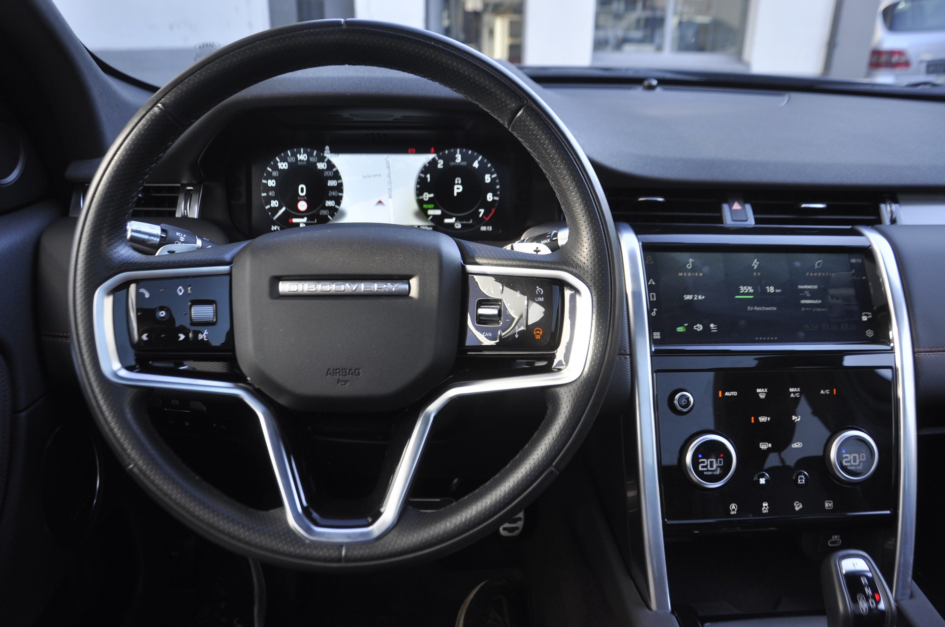 LAND ROVER Discovery Sport R Dyn P300e 1.5 PHEV SE AT8-image-8