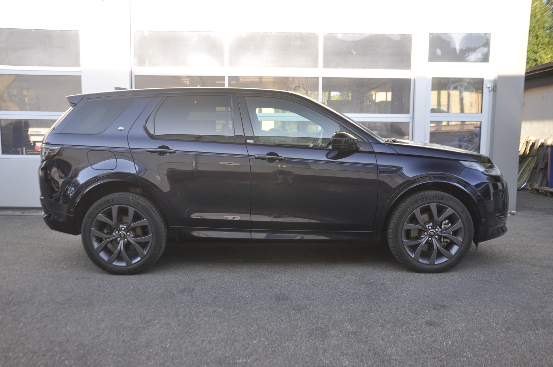 LAND ROVER Discovery Sport R Dyn P300e 1.5 PHEV SE AT8-image-1