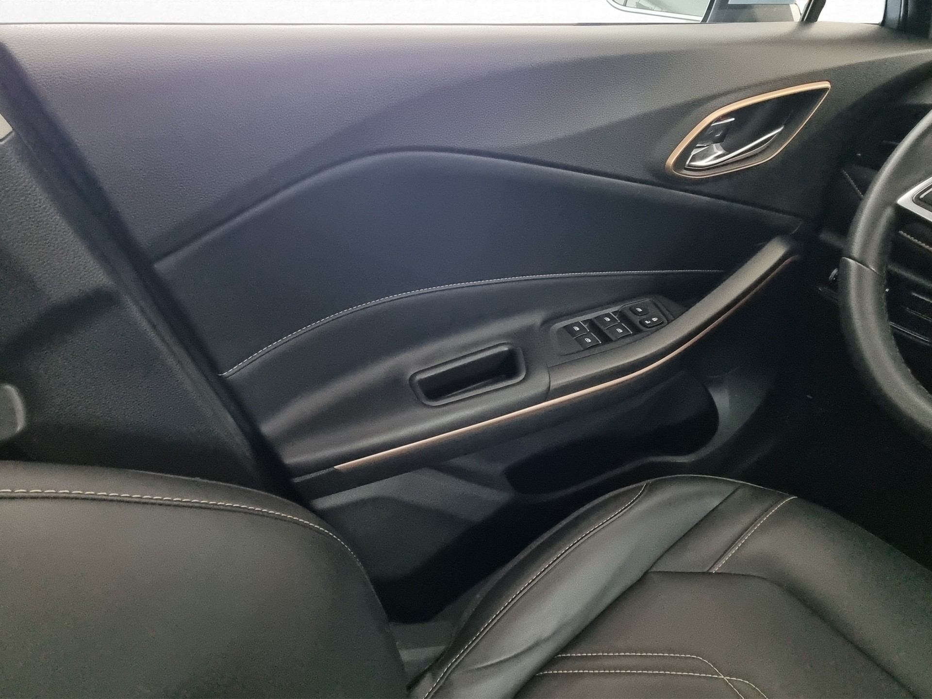 JAC e-JS4 EV Elektro Automat SUV-image-11